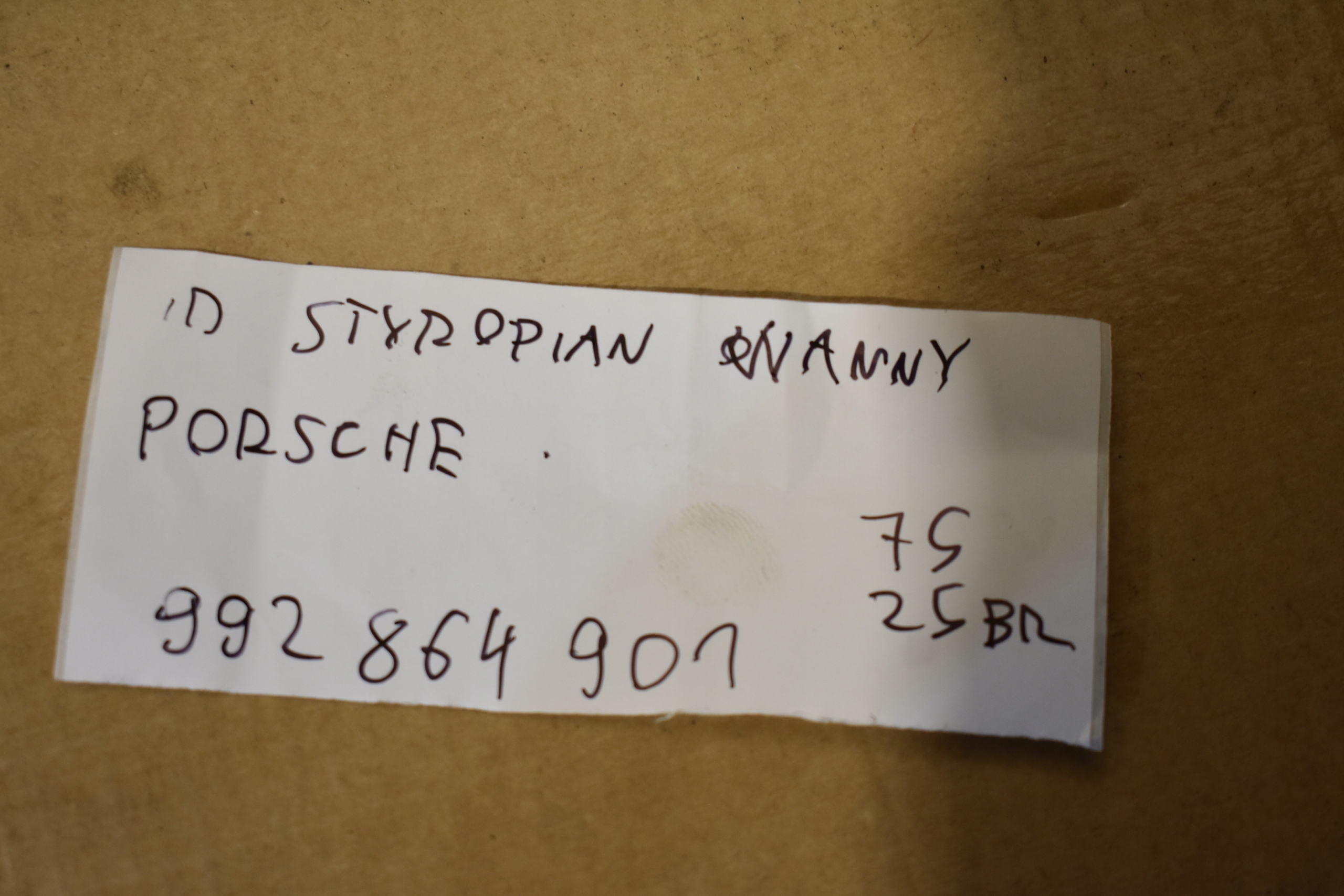 IDEALNY Polystyren WANNY PORSCHE 992 1