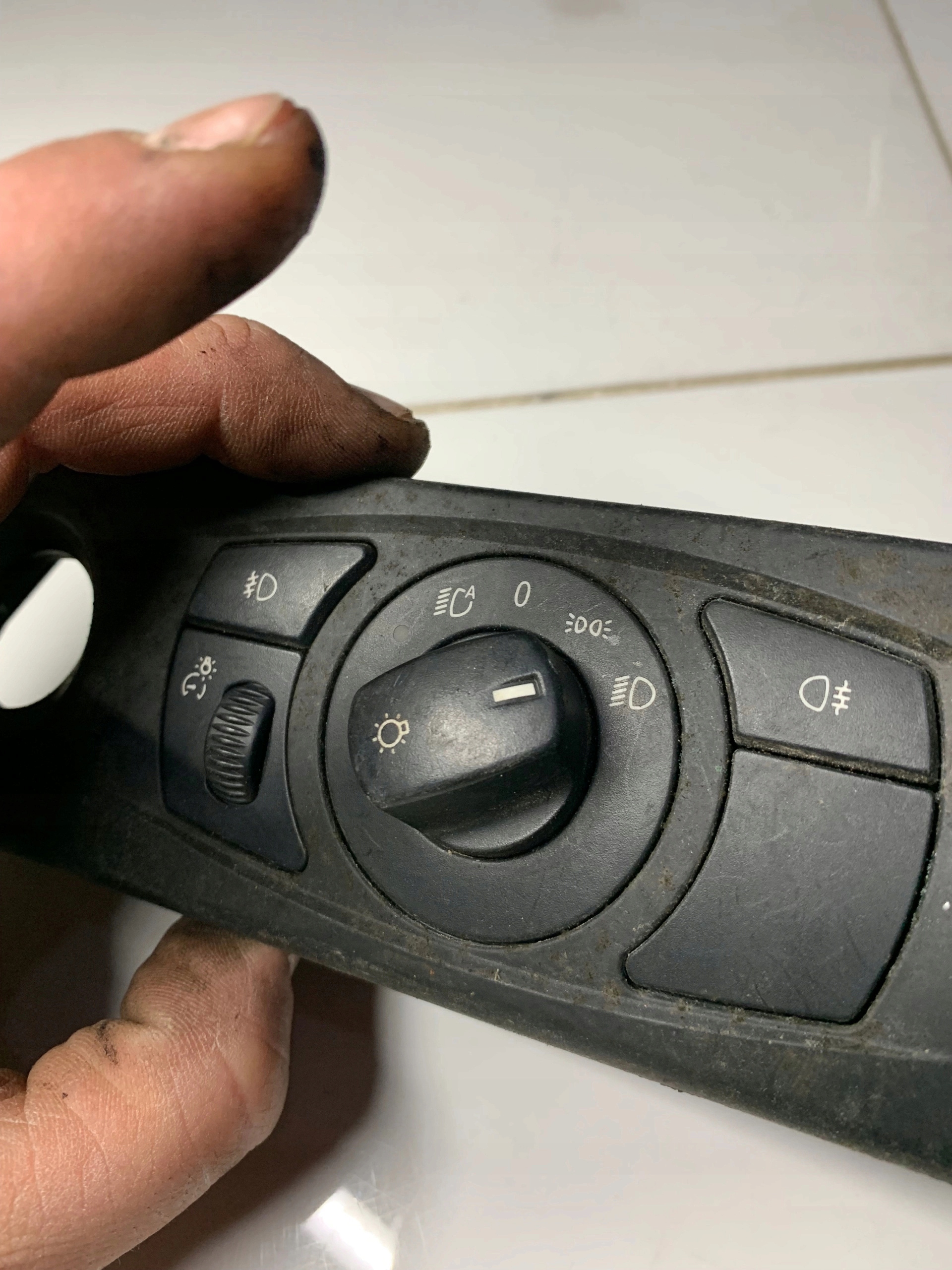BMW E60 E61 PRZEŁĄCZNIK WŁĄCZNIK ŚWIATEŁ 6953731