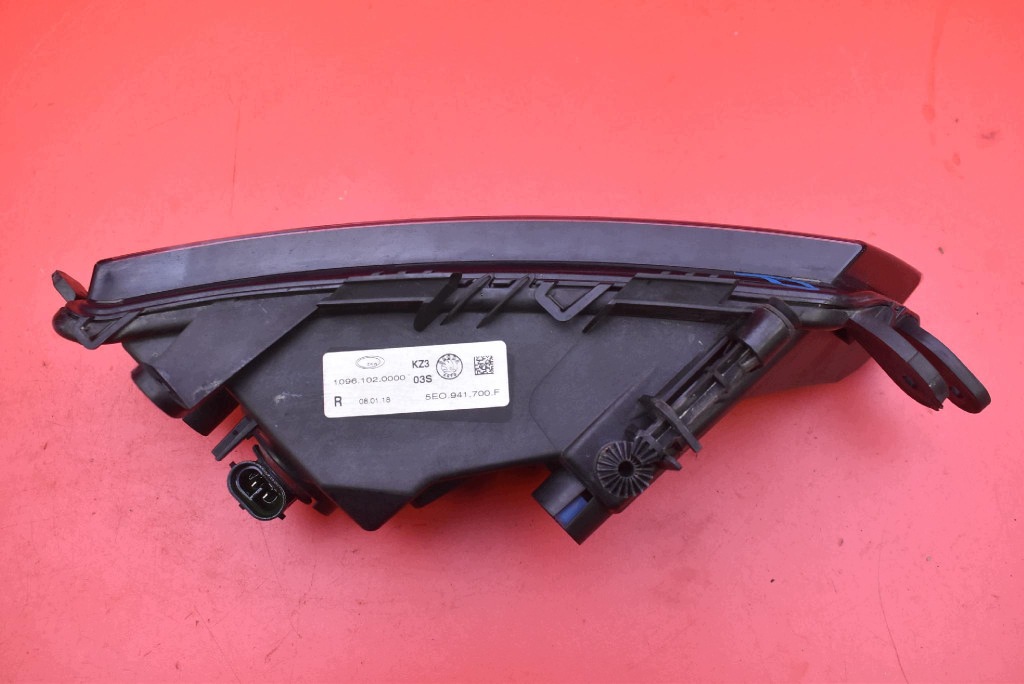 fog light right front front 5E0941700F SKODA OCTAVIA 3 III LIFT 17-20