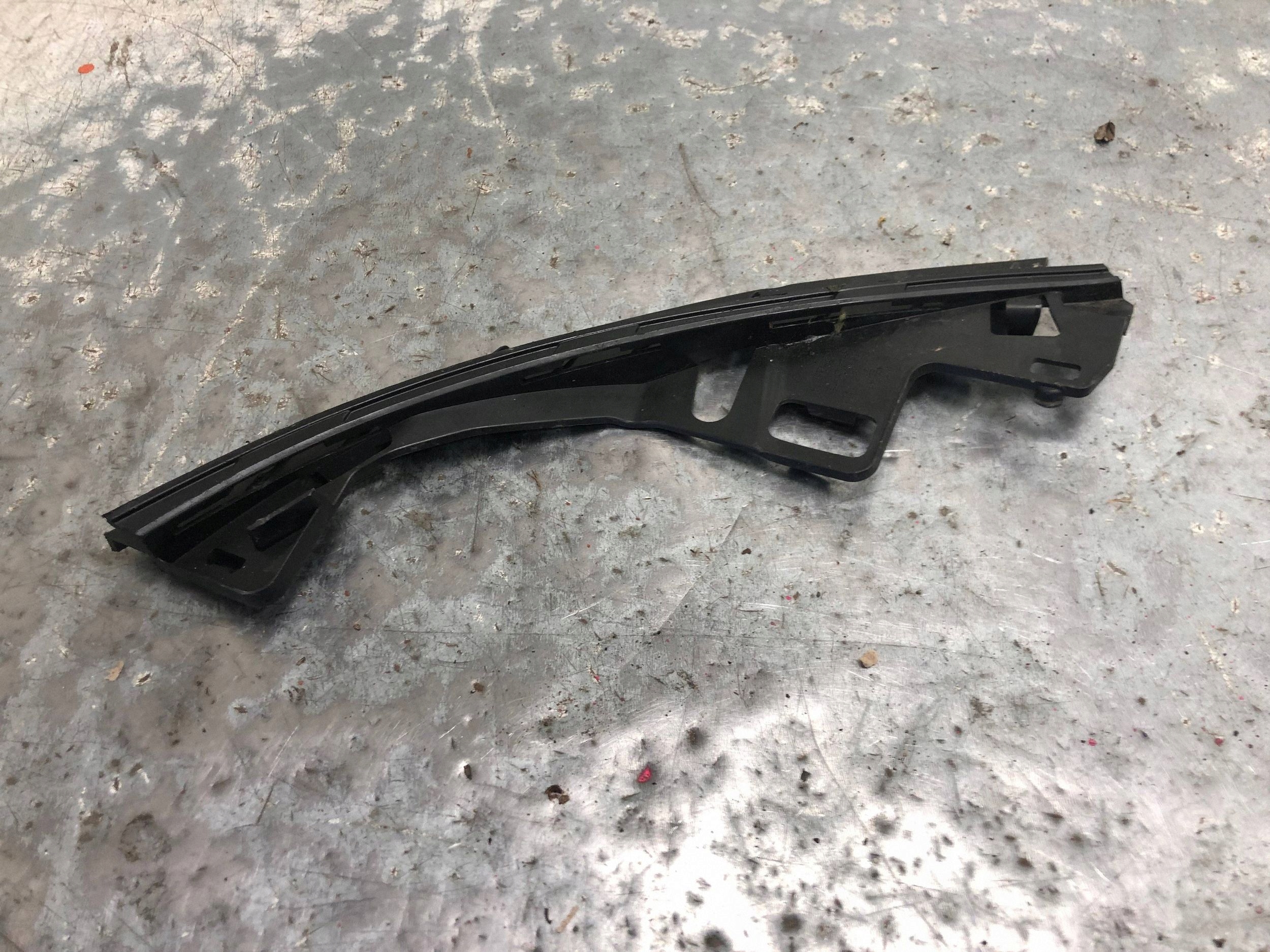 support lights left front VOLVO C30 LIFT 31323156