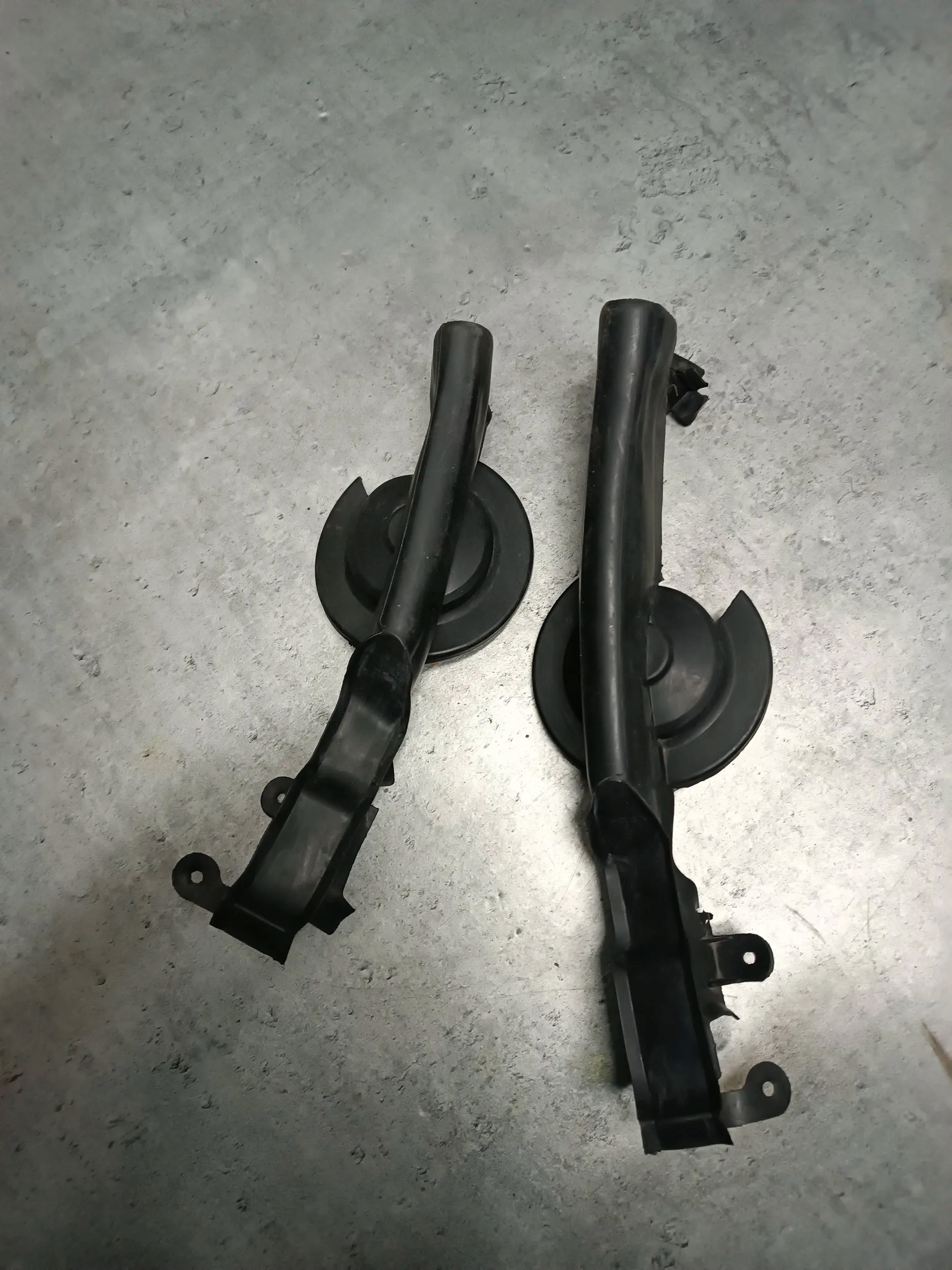 Bmw f34 уплотнитель капота l, r 7293713 7293714