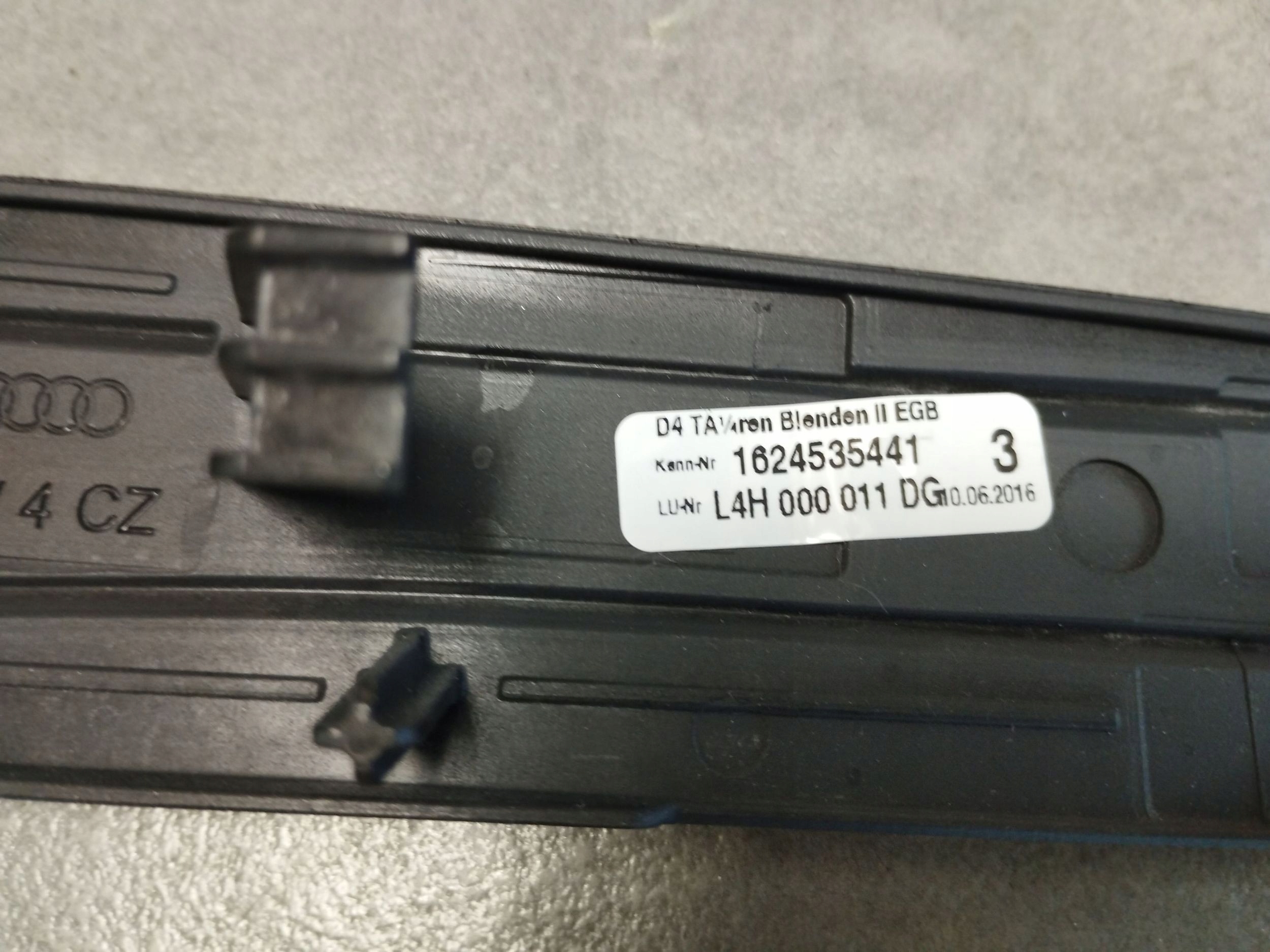 Audi A8 D4 4H decorative trim door left front 4H0867409