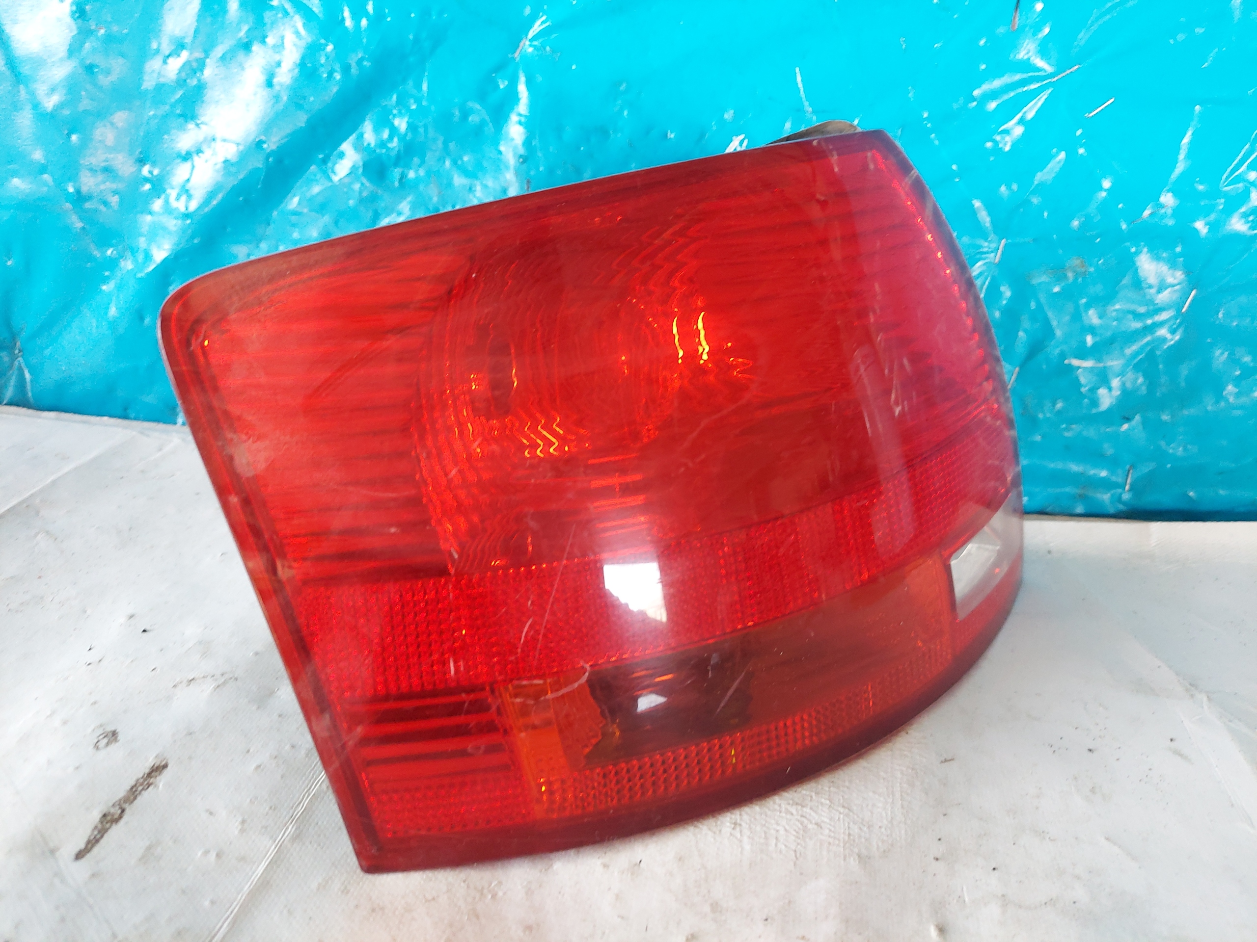 light AUDI A4 B7 KOMBI 8E9945095E left rear part