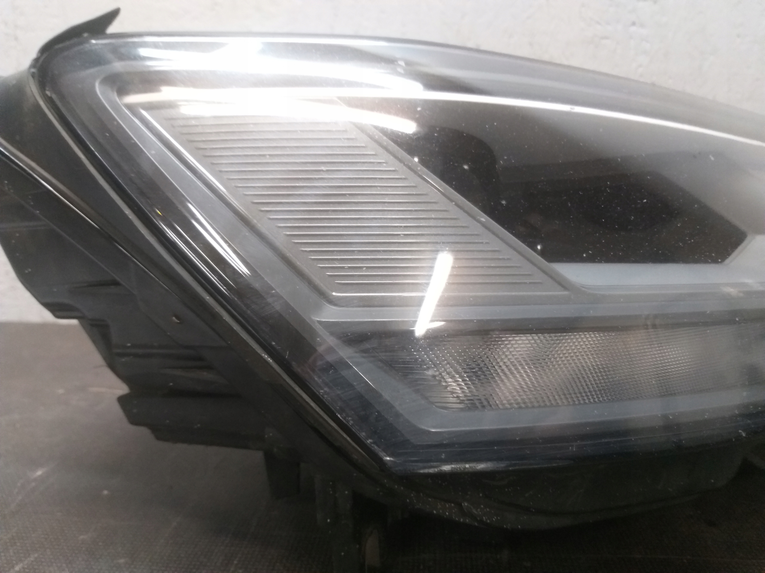 LIGHT FRONT RIGHT AUDI A6 C8 FULL LED 4K0941034