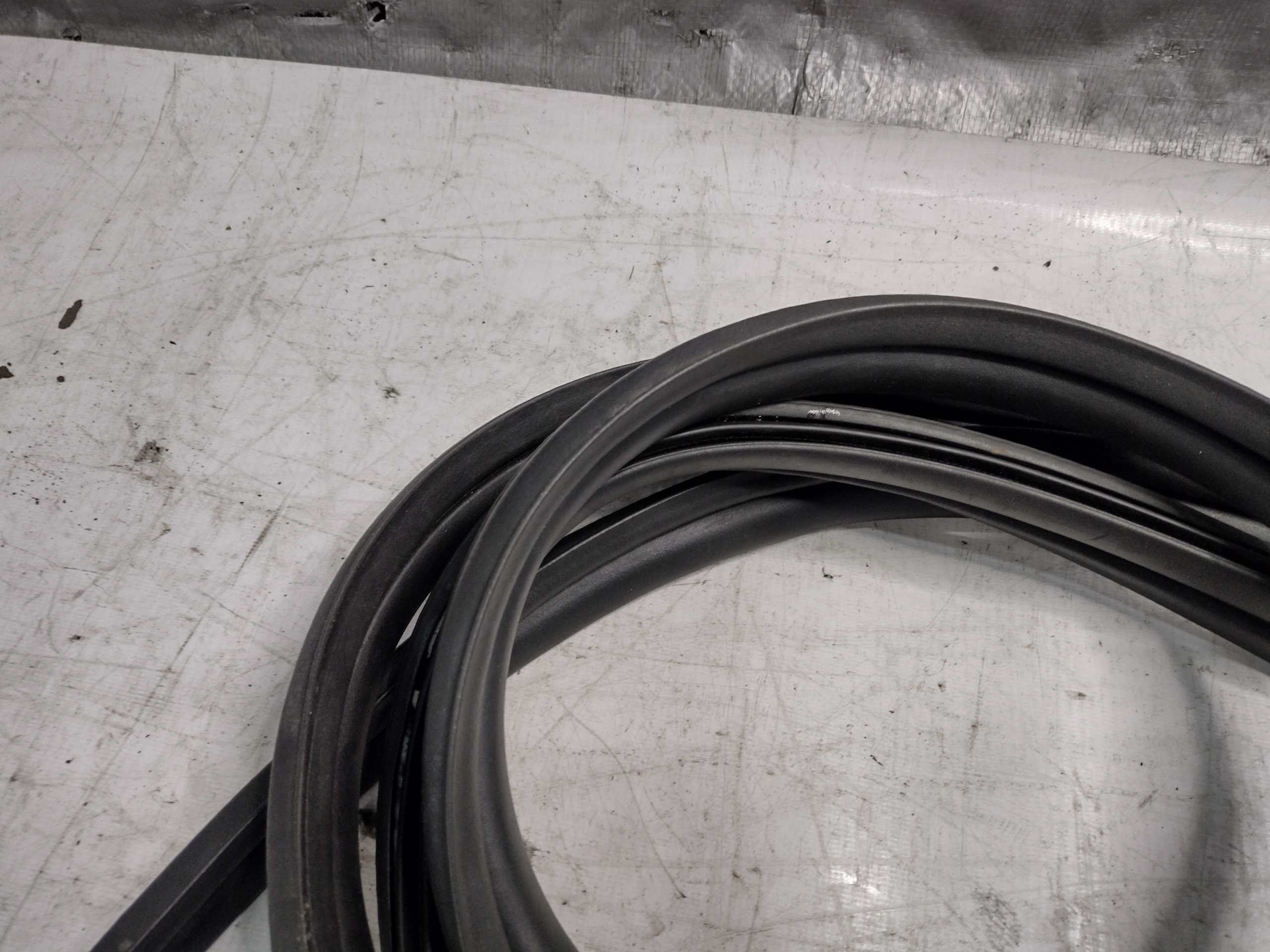 gasket bonnet boot Ford Kuga MK1 and
