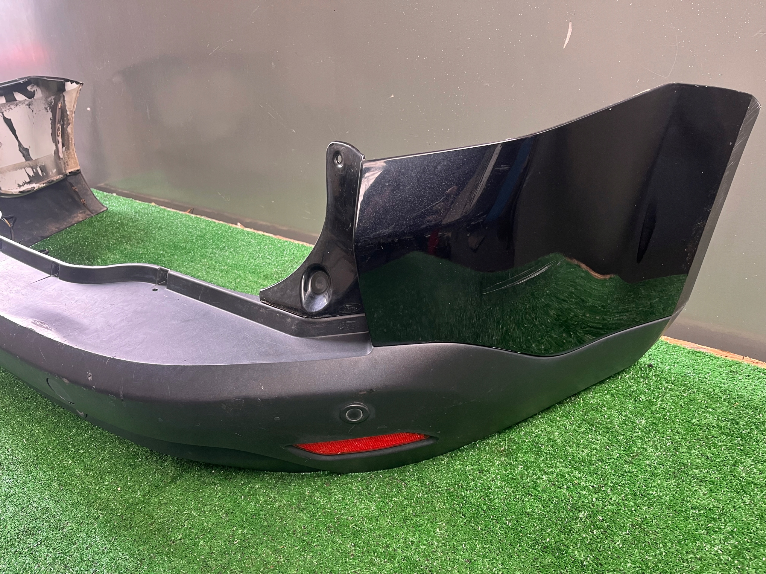 bumper rear part rear FORD S-MAX 4xPDC 6M21-17866-B KOD LAKIERU G6