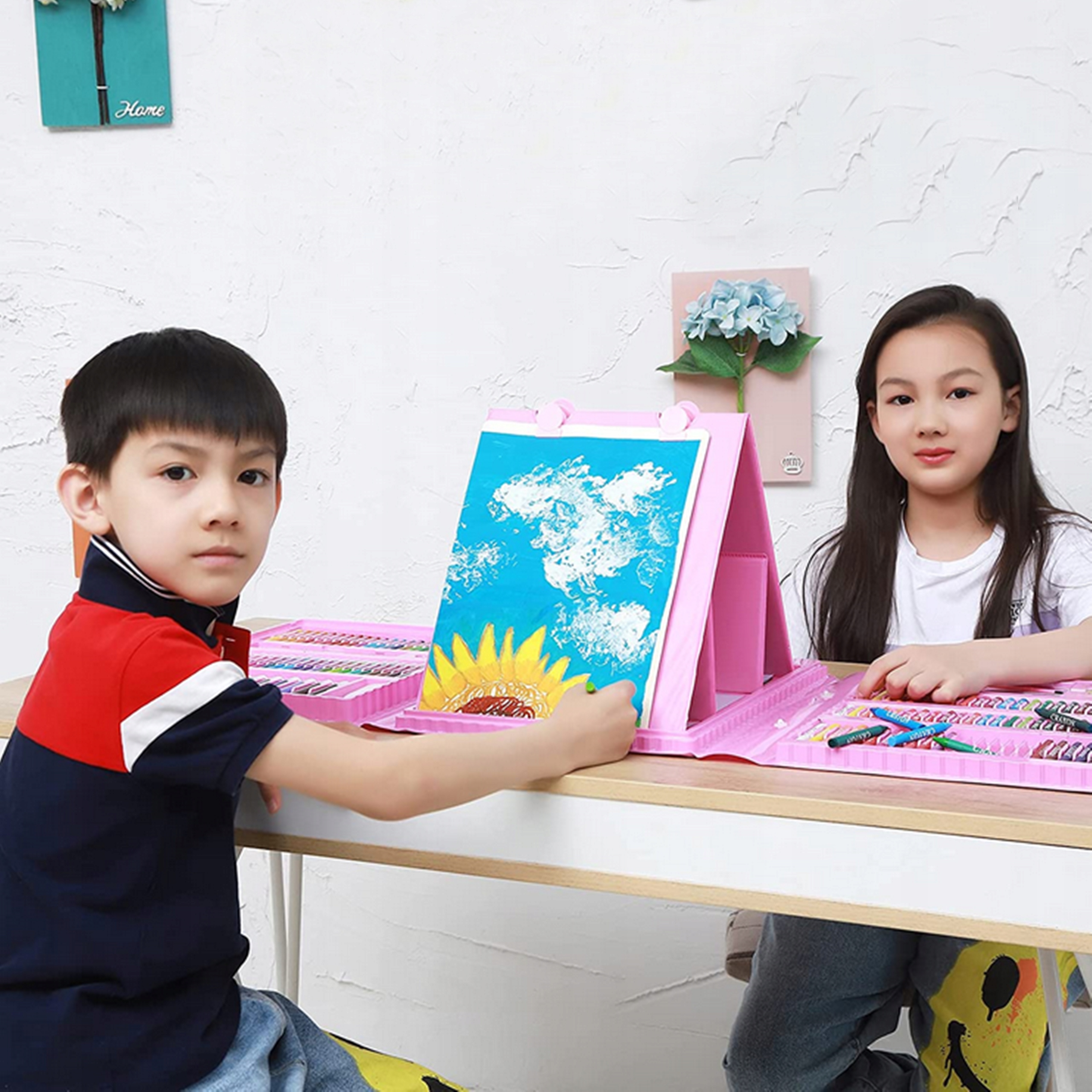 ZESTAW DO MALOWANIA DLA DZIECI ARTYSTYCZNY PLASTYCZNY W WALIZCE 208 EL. Kolor Odcienie niebieskiego Wielokolorowy