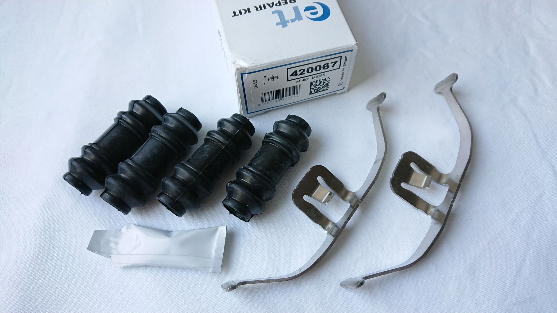 SPRĘŻYNA ZACISKU HAMULCOWEGO AUDI A4 B8 Producent części ERT