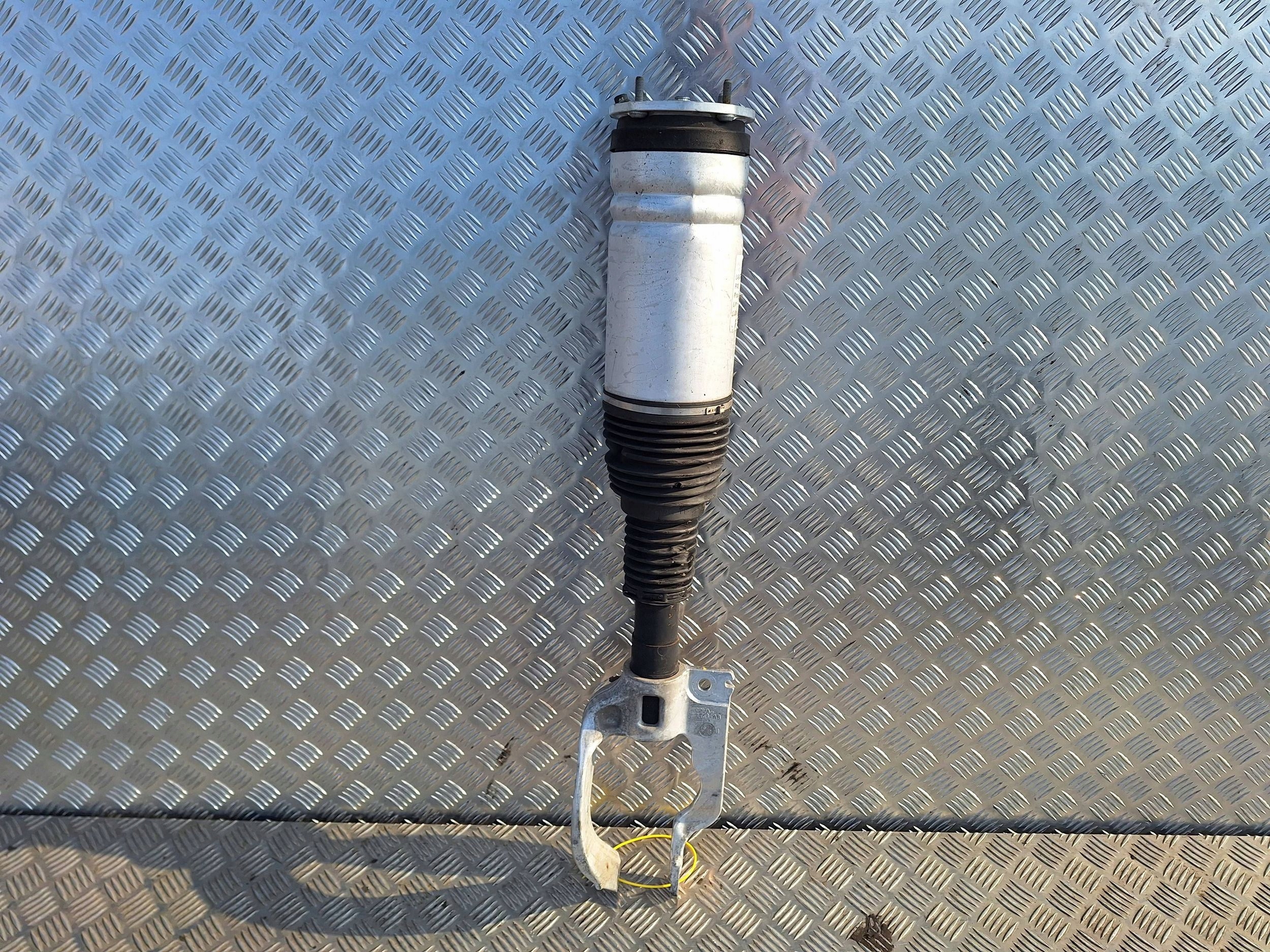 shock absorber left front RANGE ROVER SPORT II 13-22 L494 22300397