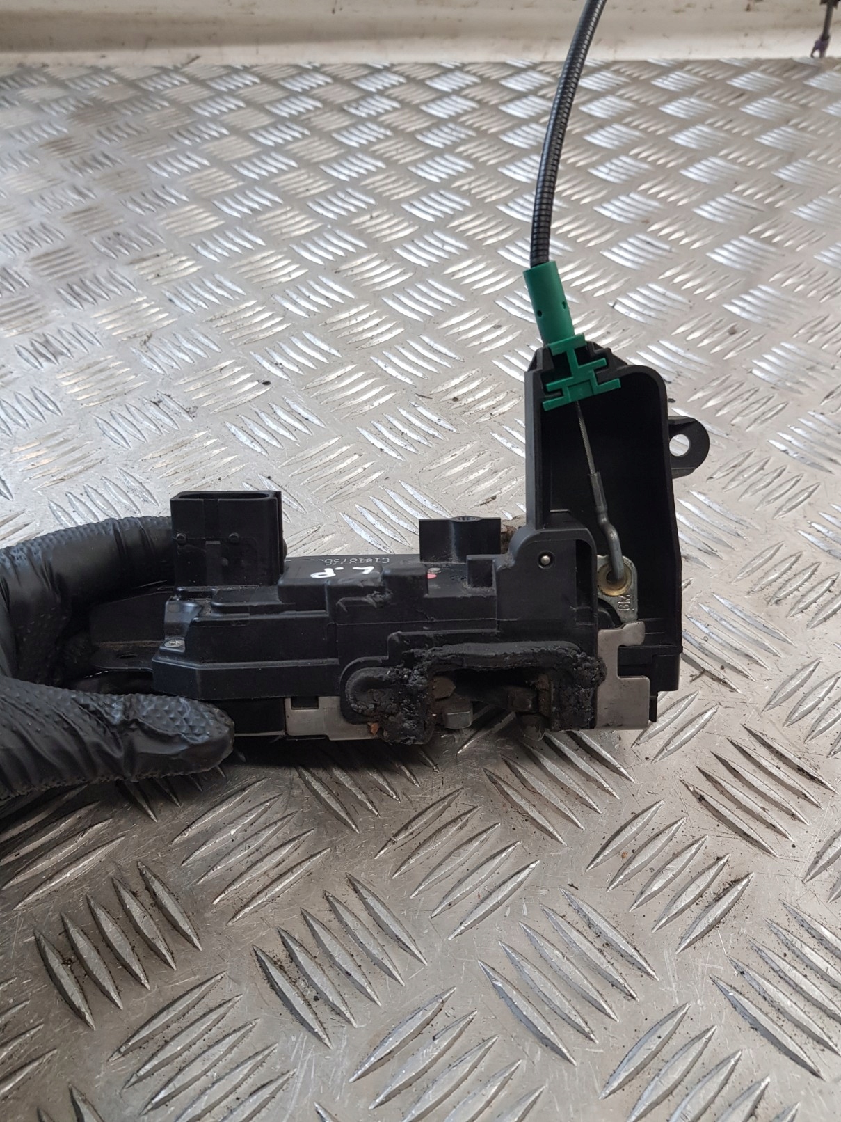 lock door left front 7PIN 93162841 OPEL TIGRA B CABRIO 06R