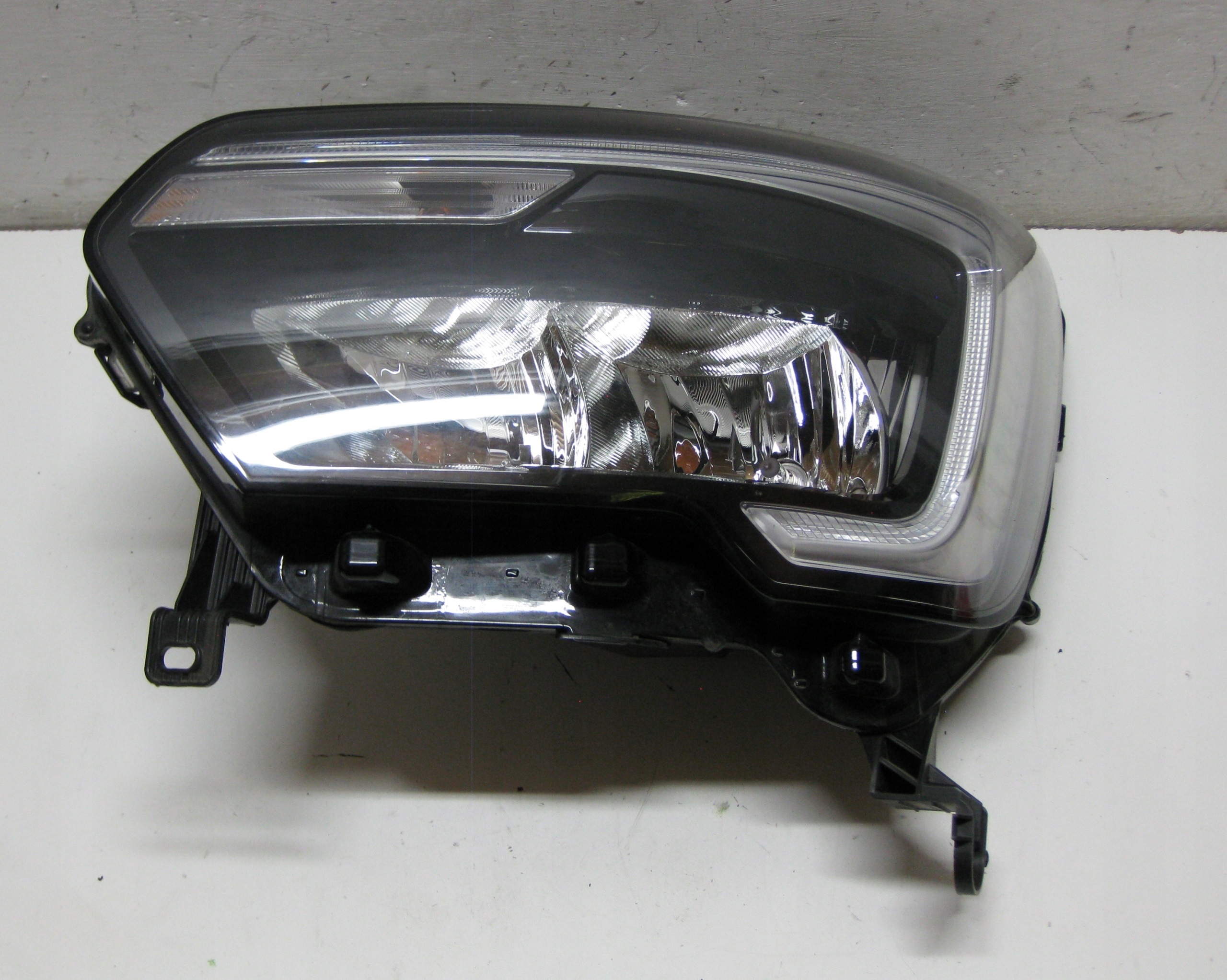 RENAULT MASTER III LIFT light left front 260607867R EUROPA