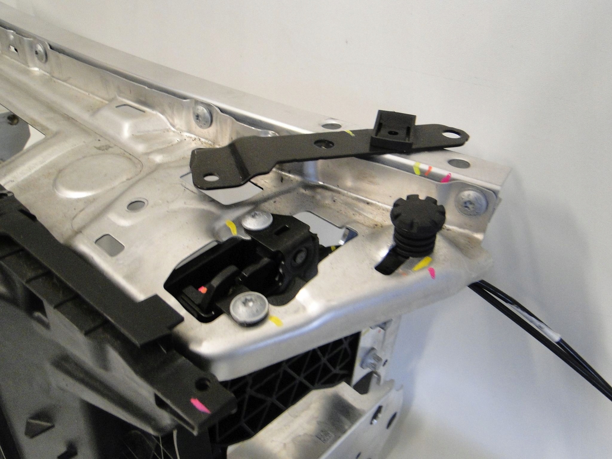 MERCEDES C KLASA W206 S206 206 PAS PRZEDNI WZMOCNIENIE PRZÓD KOMPLET Wersja Europejska