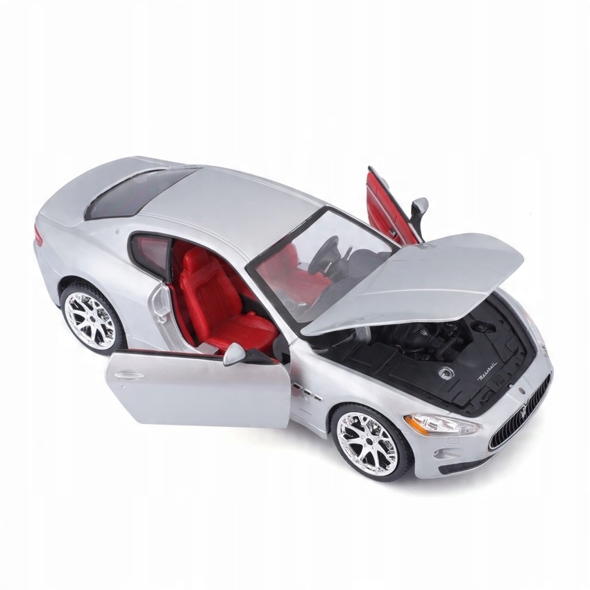 

Maserati Granturismo 1:24 model Bburago 18-22107