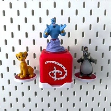 Set držák na reproduktor a figurky Audiopohádky na tabuli Ikea bílý