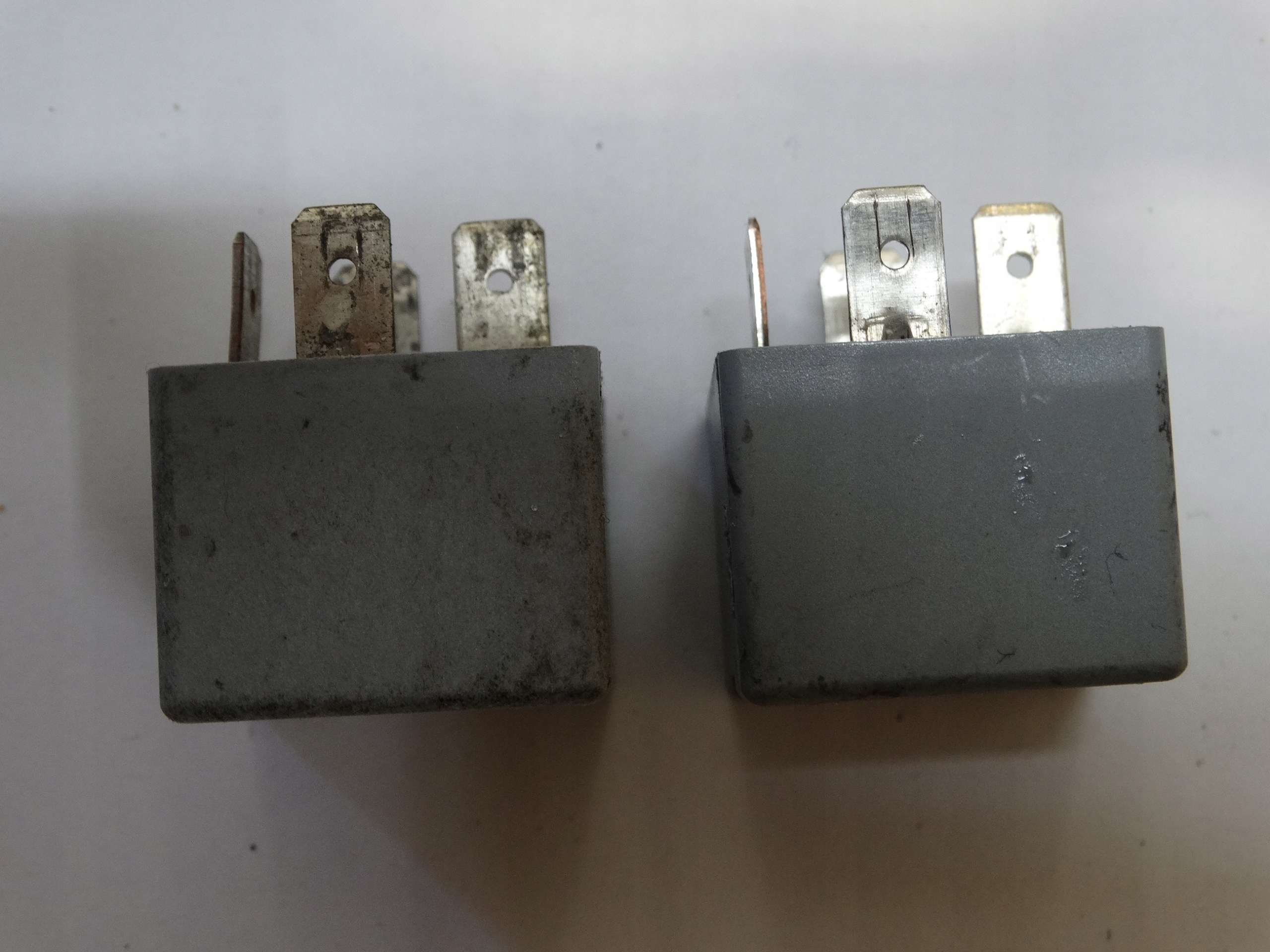 relay 53 AUDI SEAT SKODA 141951253B