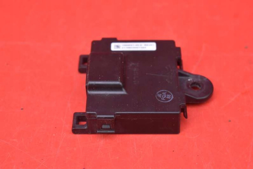 control unit module handles left rear part 1069651-00-D TESLA MODEL S LIFT 16-21