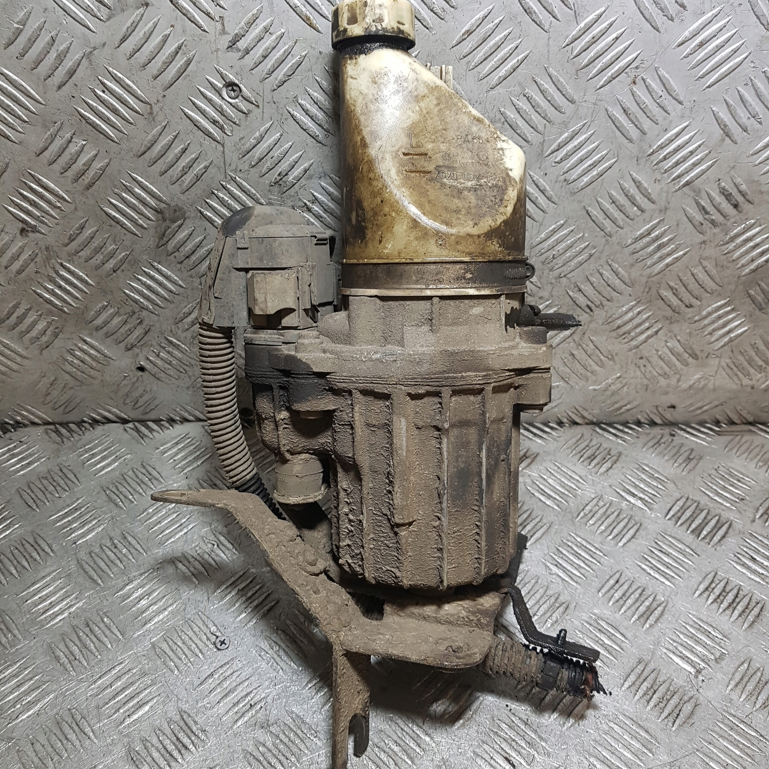 servo pump electrical OPEL ASTRA H 13192897