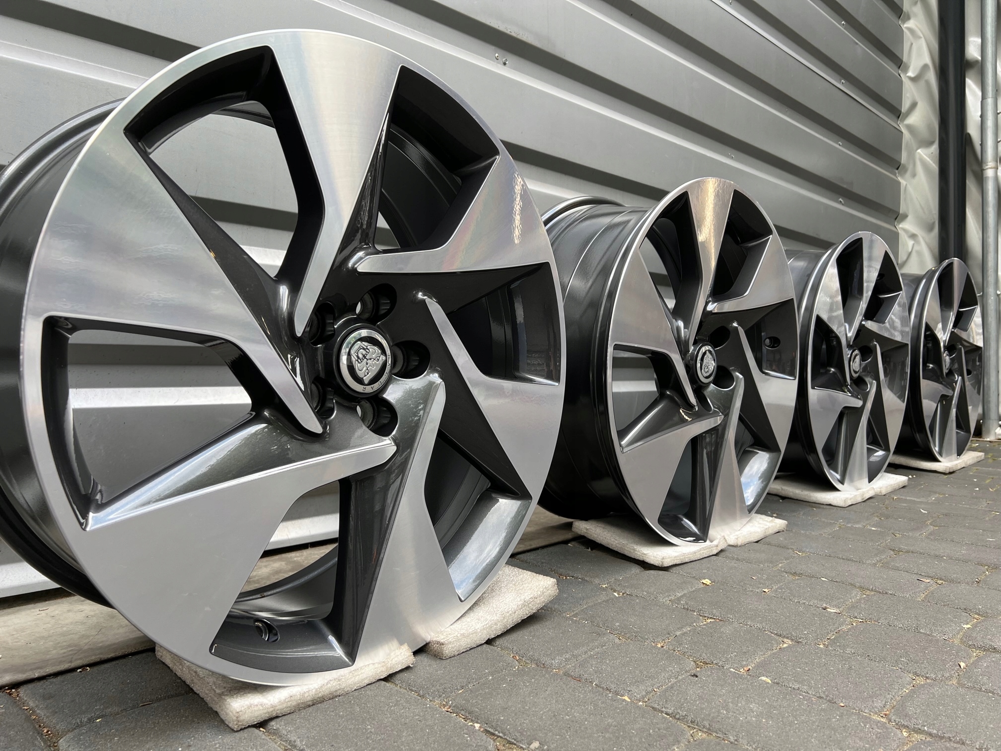 ДЕМО Диски Jaguar 20 И-PACE F-PACE Е-PACE XE XJ XF