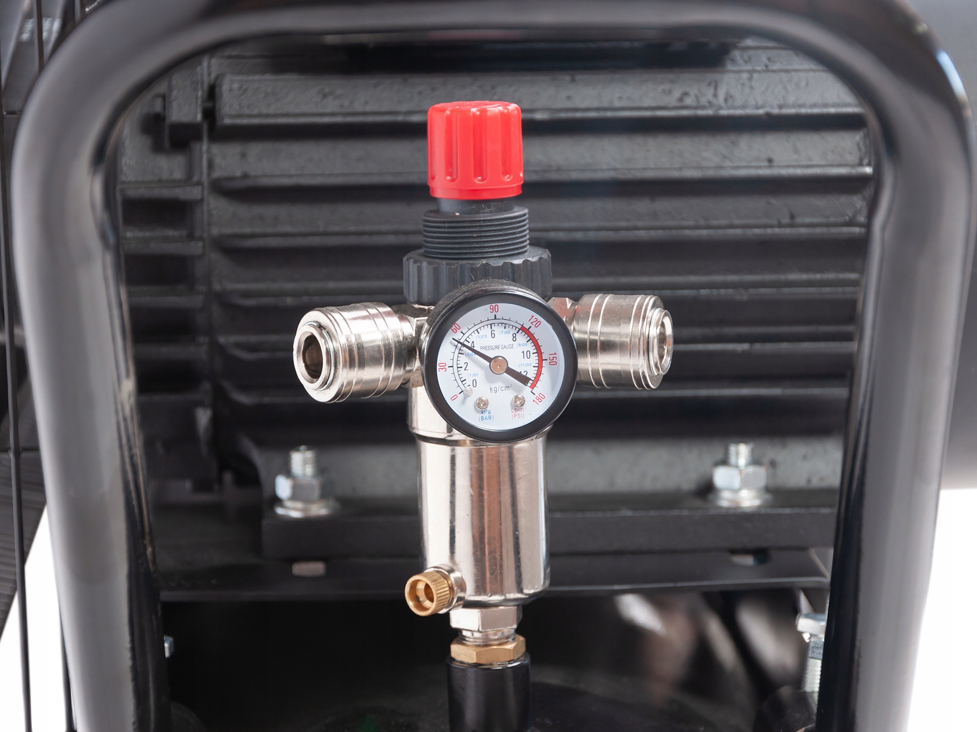 KOMPRESOR OLEJOWY SPRĘŻARKA 100L 820l/min 10bar Model AB100FSX/10