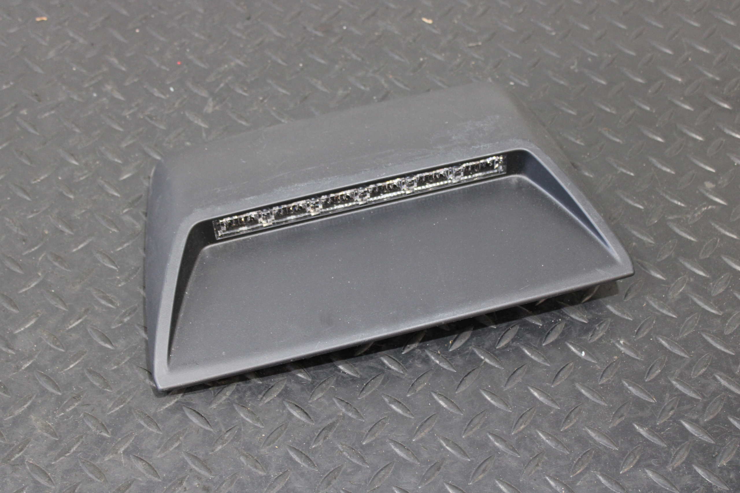TRZECIE light STOP LEXUS ES 300H ES300H VII 7