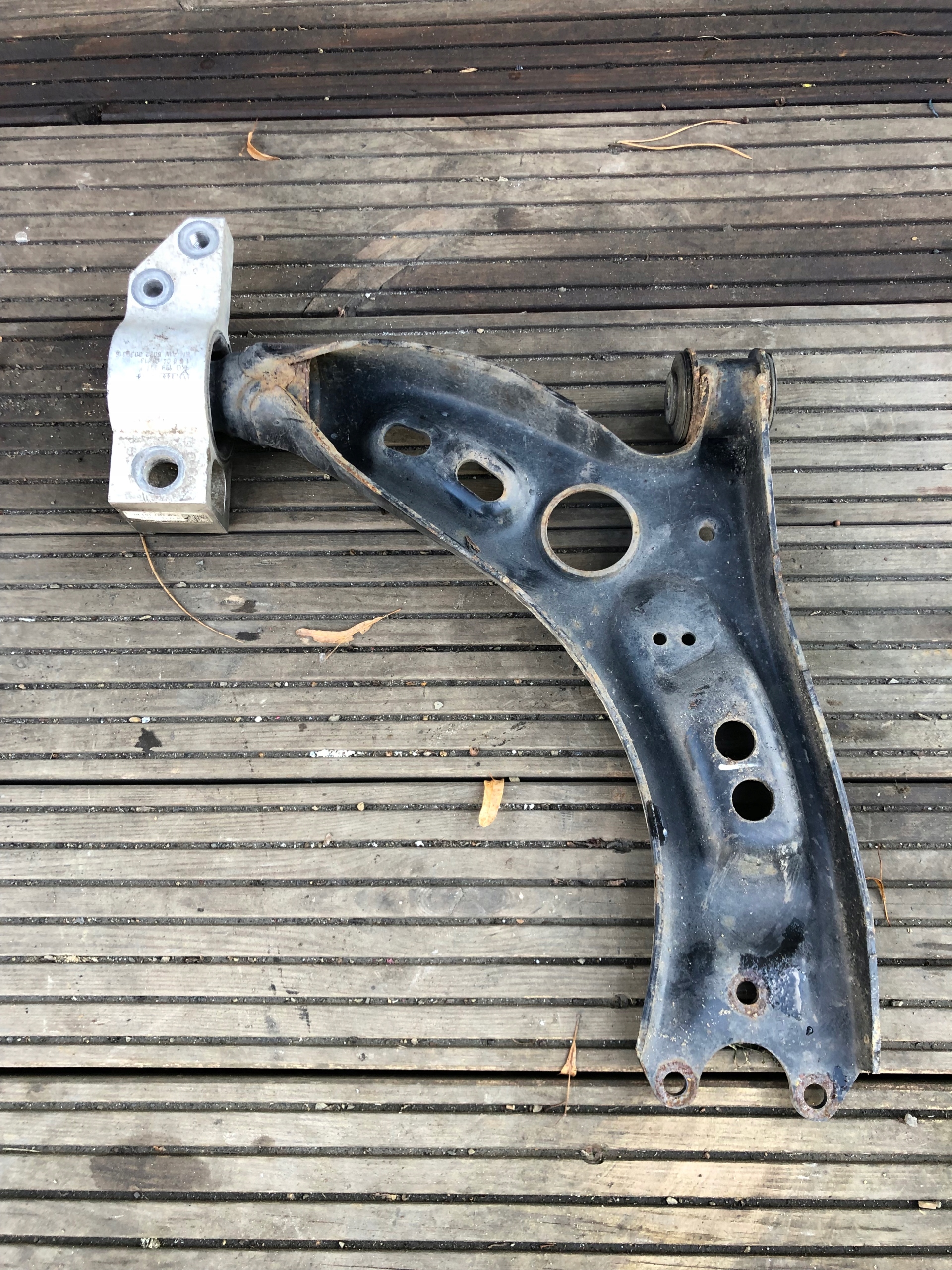 arm left front VW SKODA AUDI 1K0407151BC 1K0199231J
