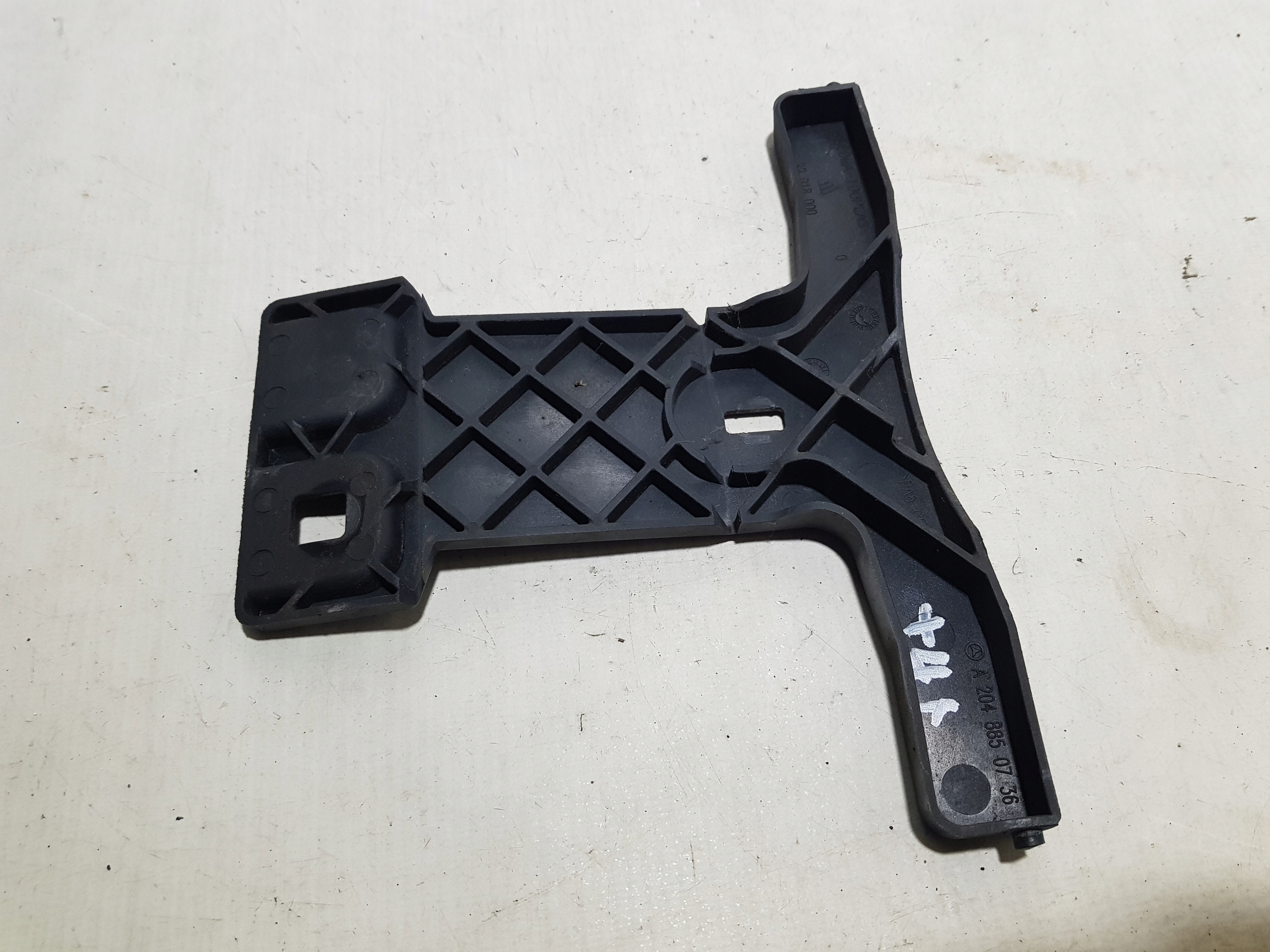 MERCEDES W204 console bracket grille radiator