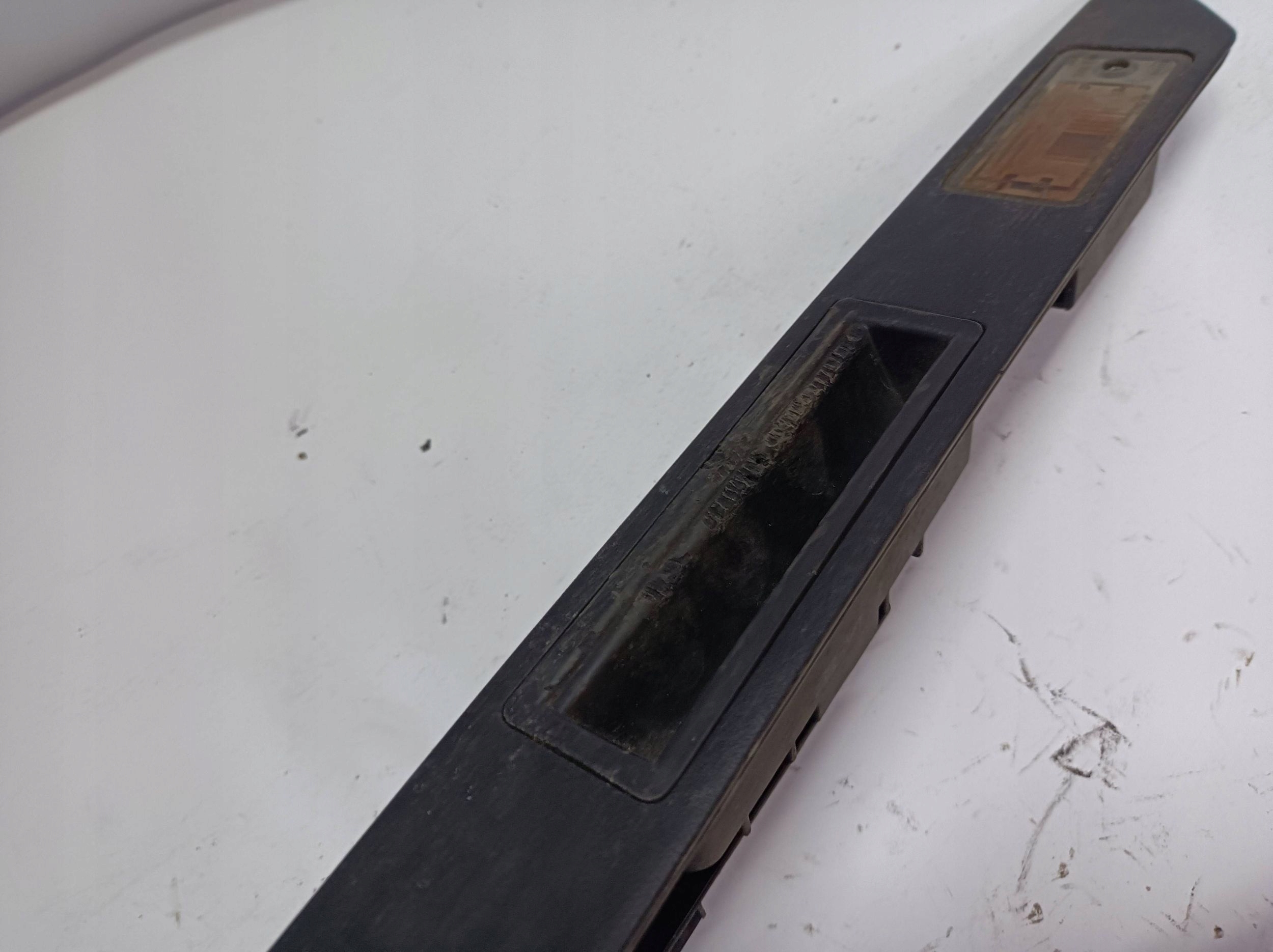 moulding lighting signs cap bonnet Audi A4 S4 8P0827574