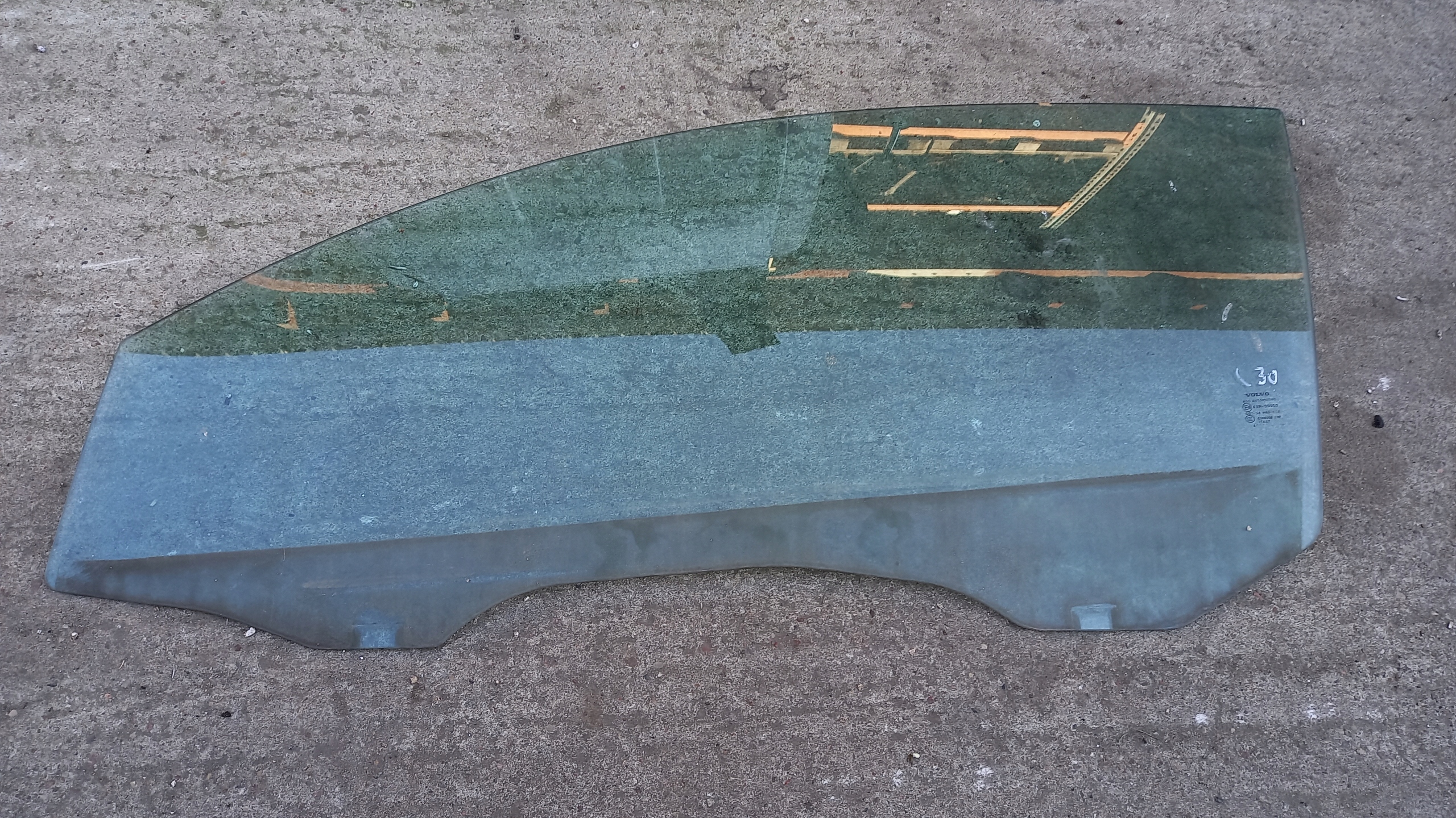 Скло дверей лівий передній VOLVO C30 3D