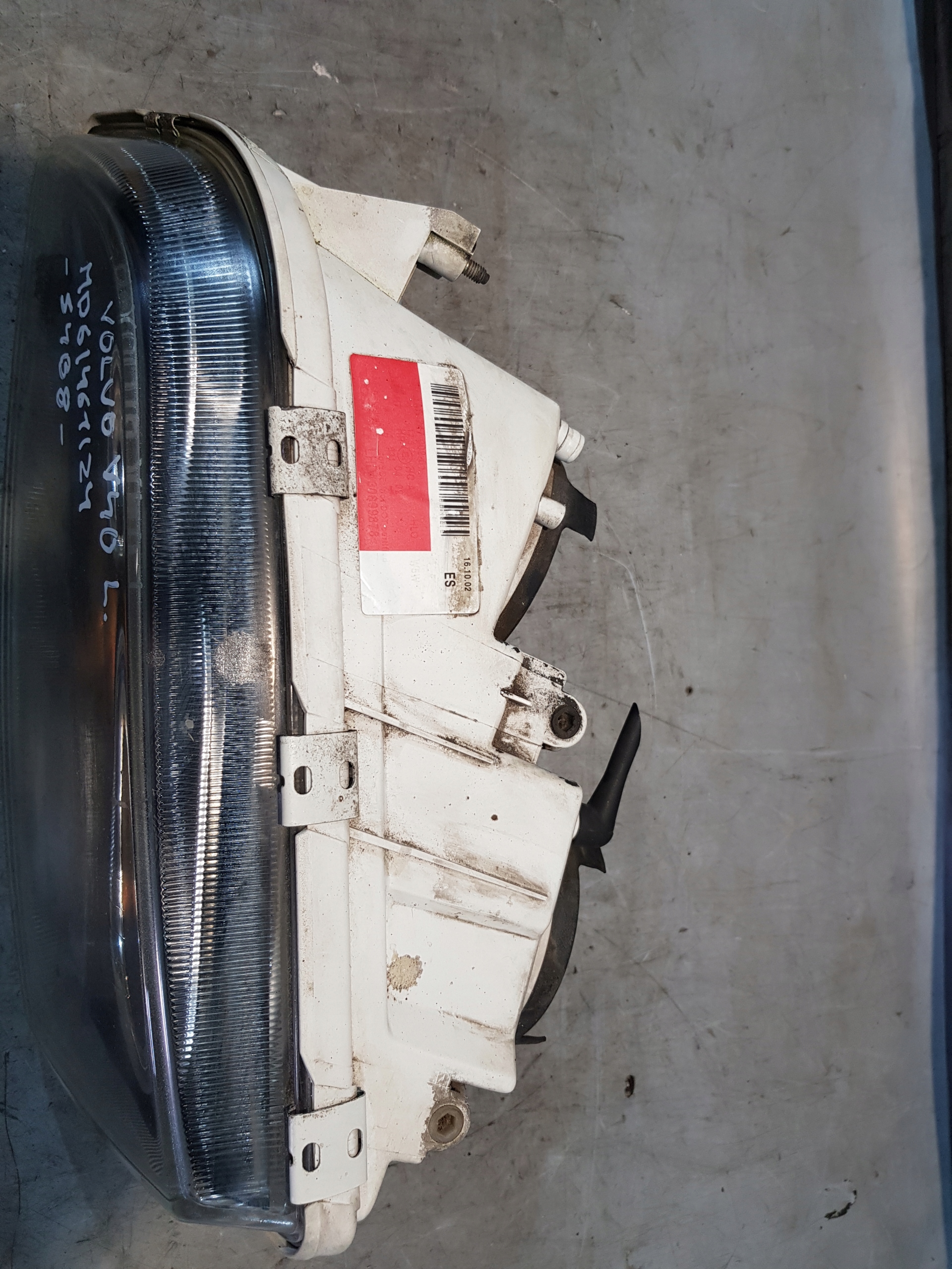 Hella 14908900 light left front VOLVO V40 02r.