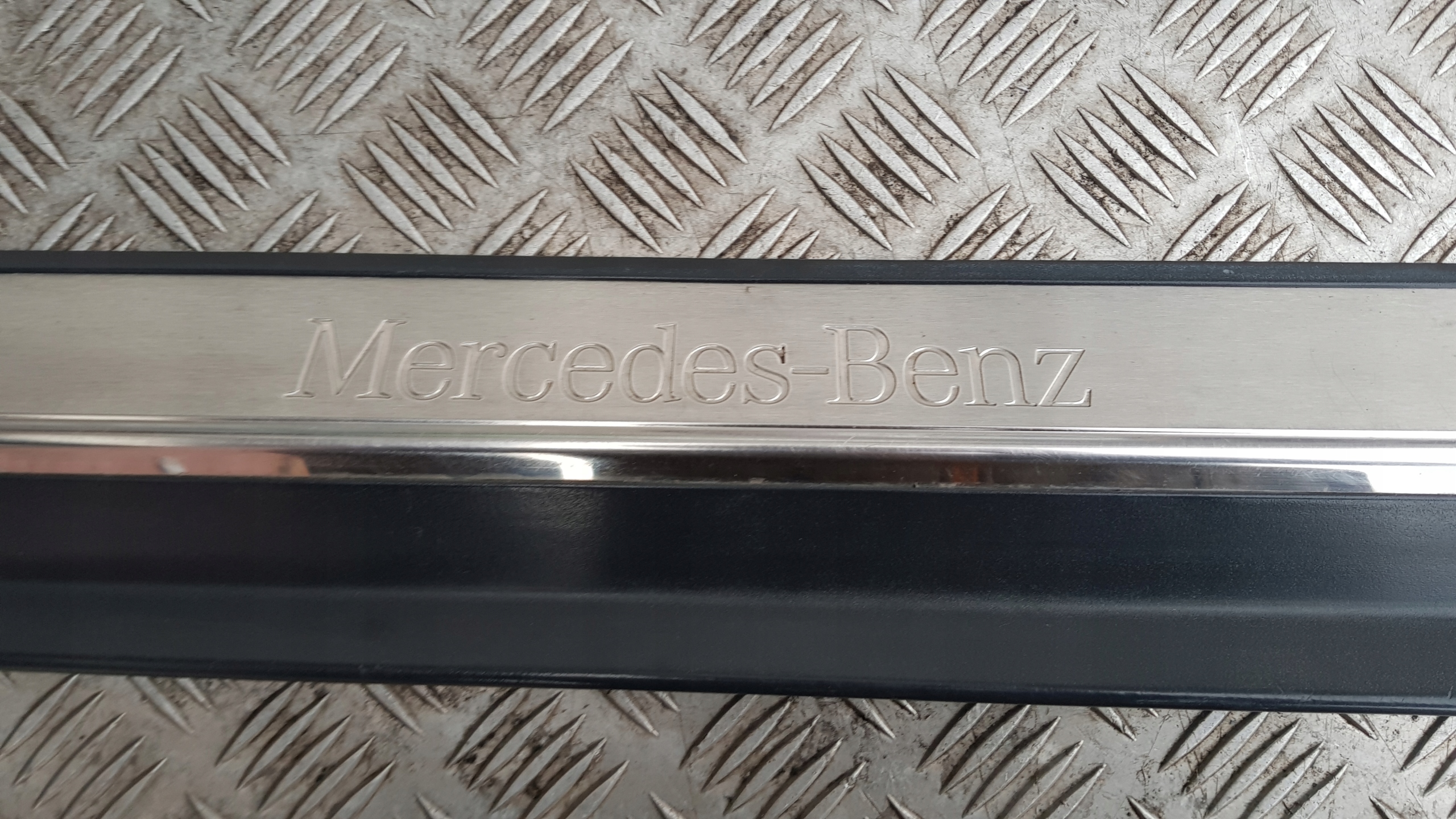 MERCEDES W220 moulding threshold right front a2206801135