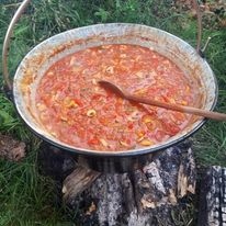 KOCIOŁEK WĘGIERSKI MYŚLIWSKI EMALIOWANY 10L Pojemność 10 l