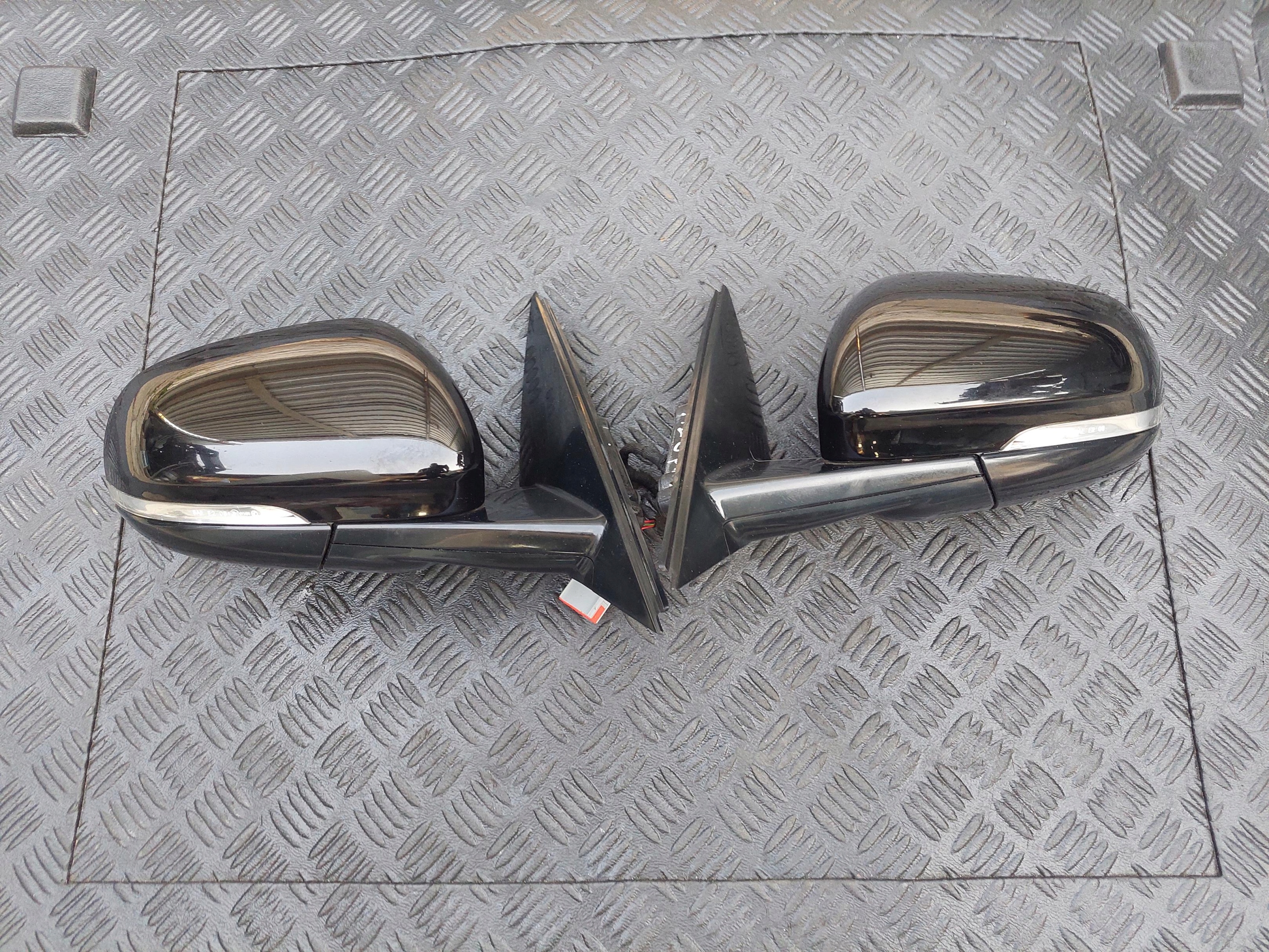 Spiegel links 8PIN JAGUAR XE X760 PEC EBONY BLACK