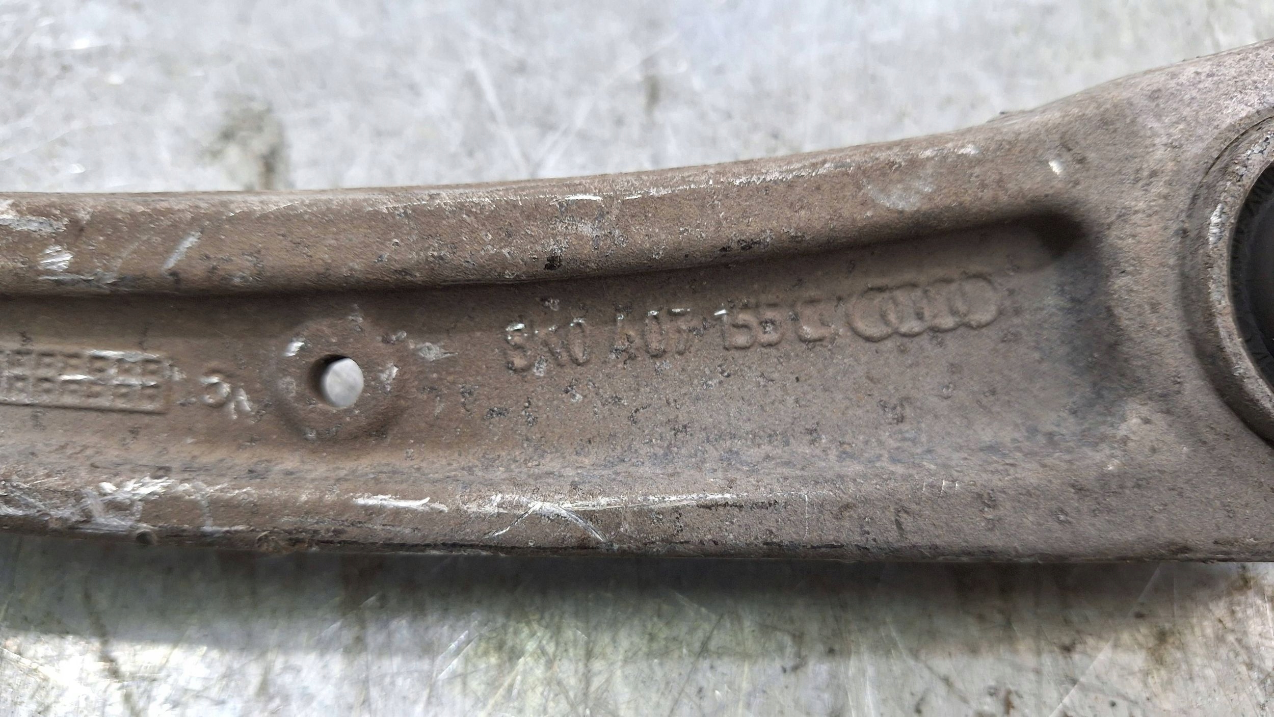 arm left front 8K0407155C AUDI A4 B8 A5 8T Q5 8R A6 C7