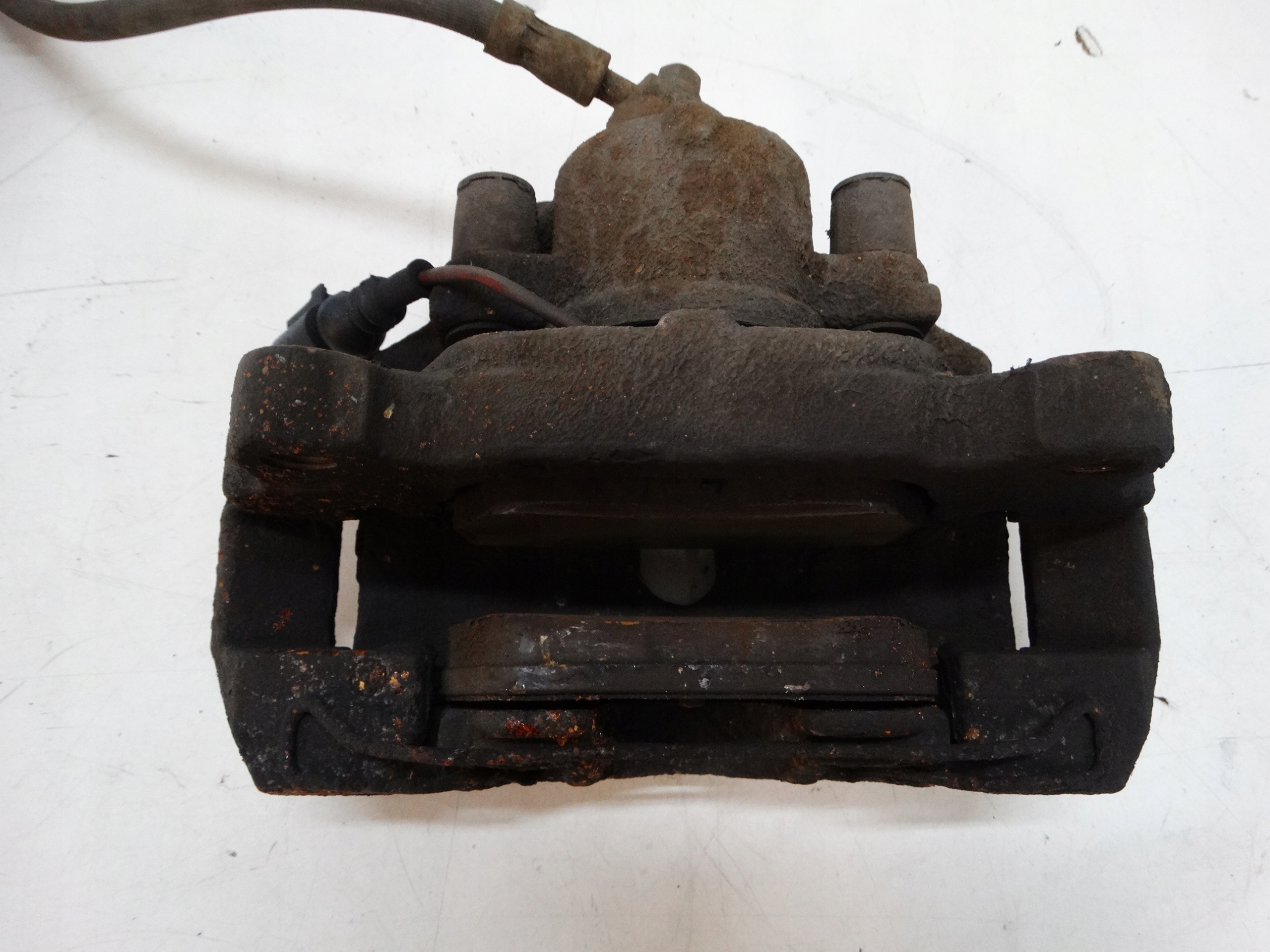 caliper brake left front SKODA OCTAVIA II
