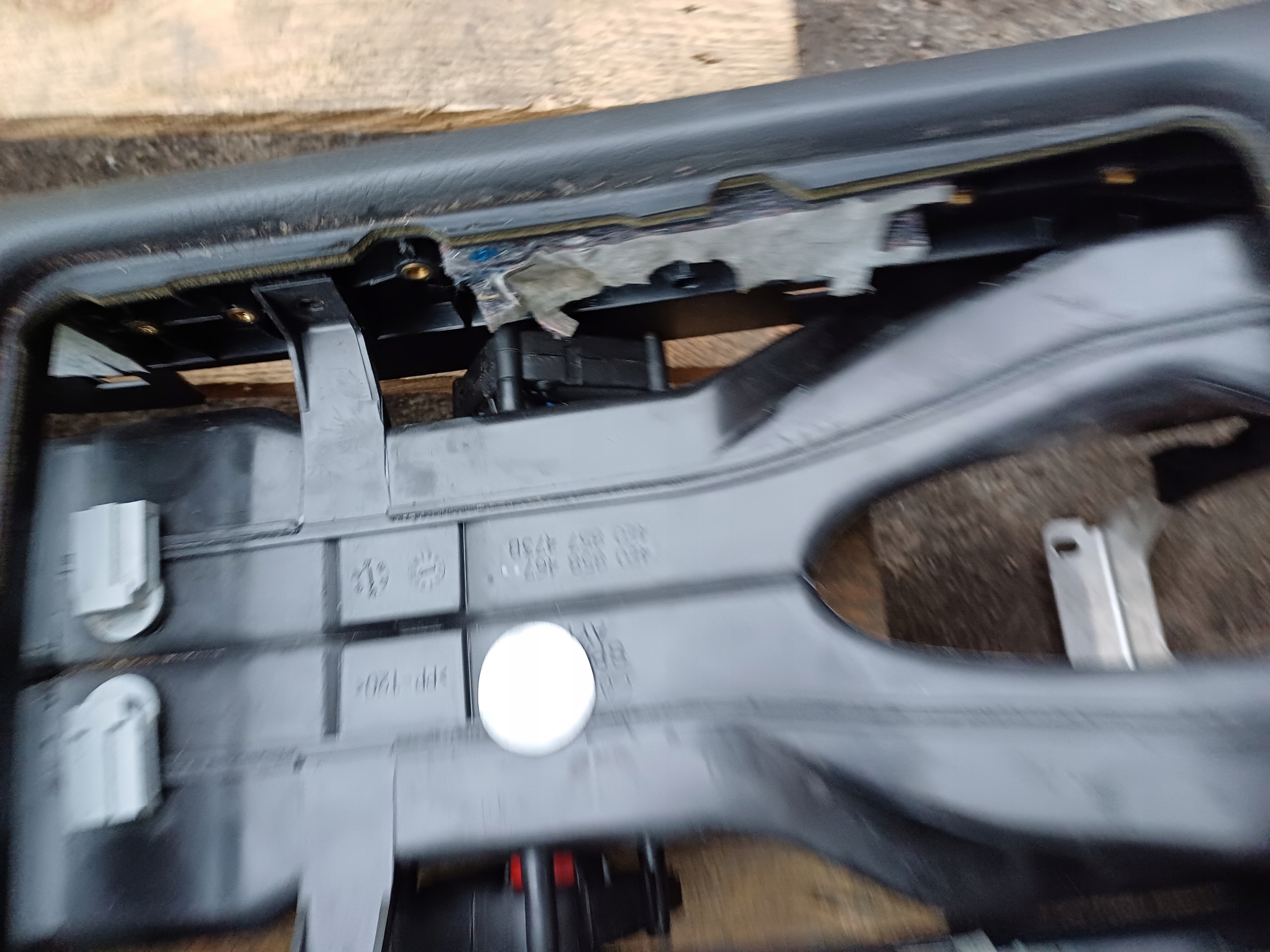 AUDI A8 D3 Handschuhfach mitte TUNEL