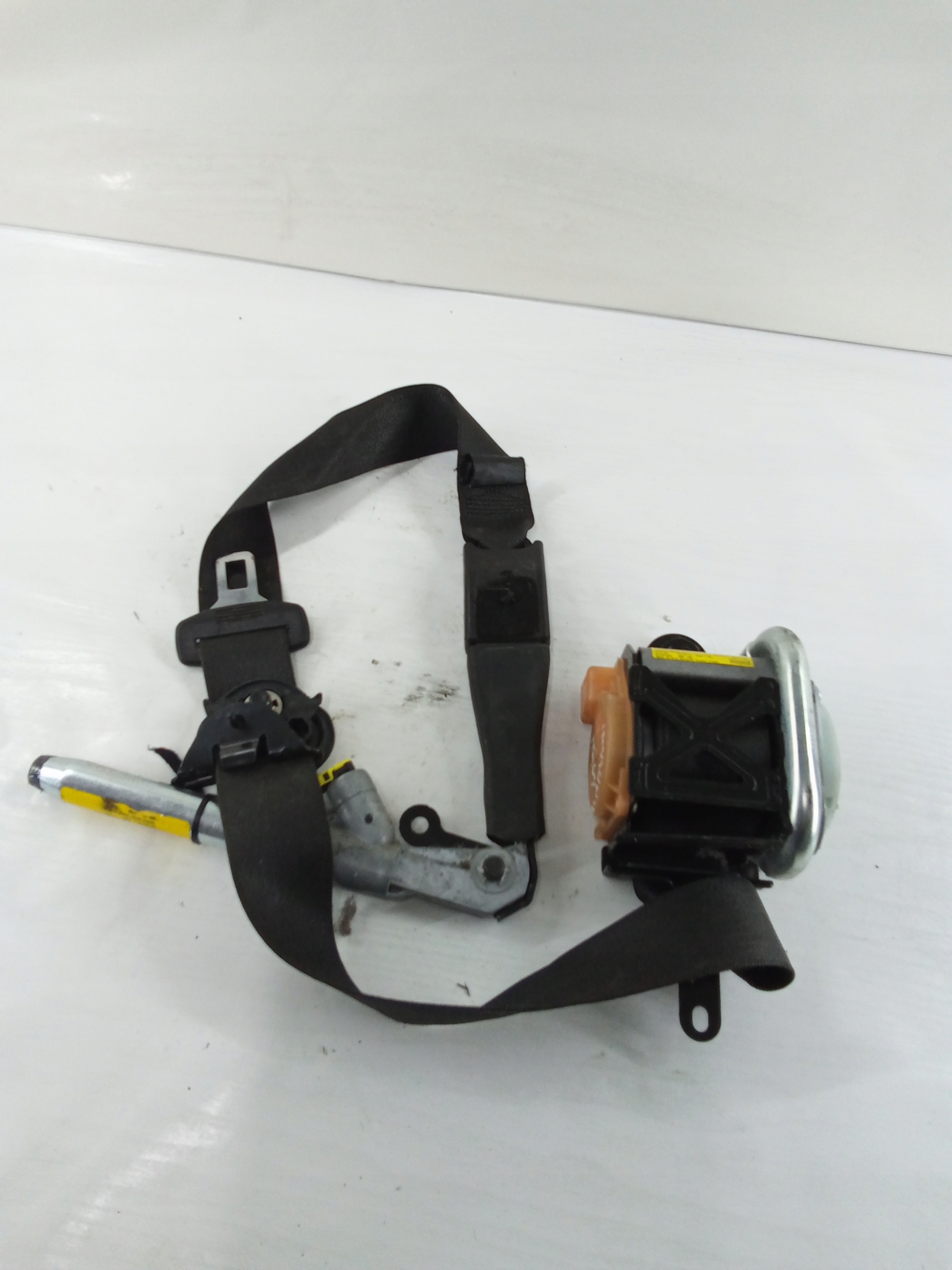 F454 ремень безопасности INSIGNIA передний правый