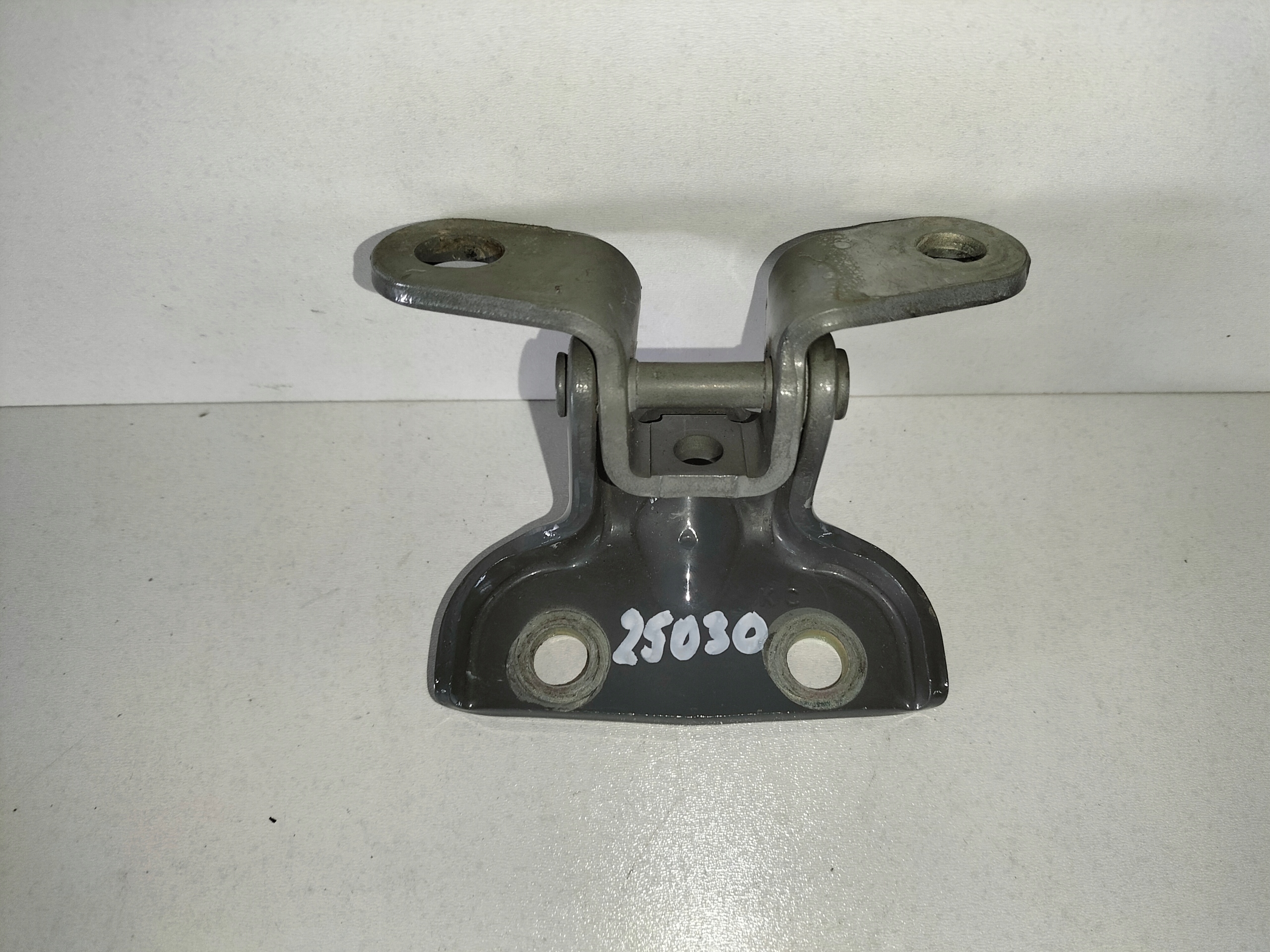 hinge door rear part right HYUNDAI I30 III 17