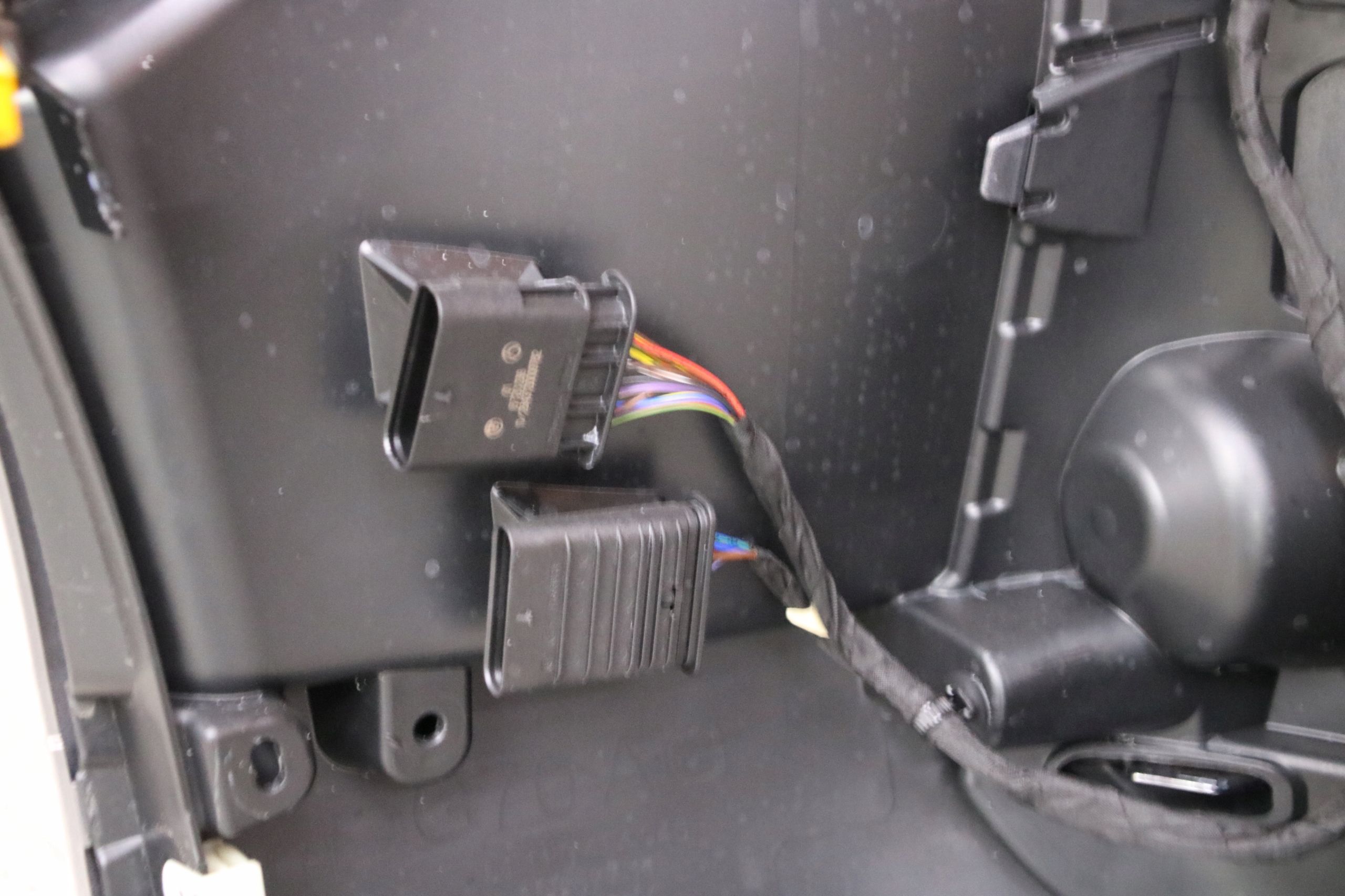 BMW 7 G70 i7 bumper front front colour C4A