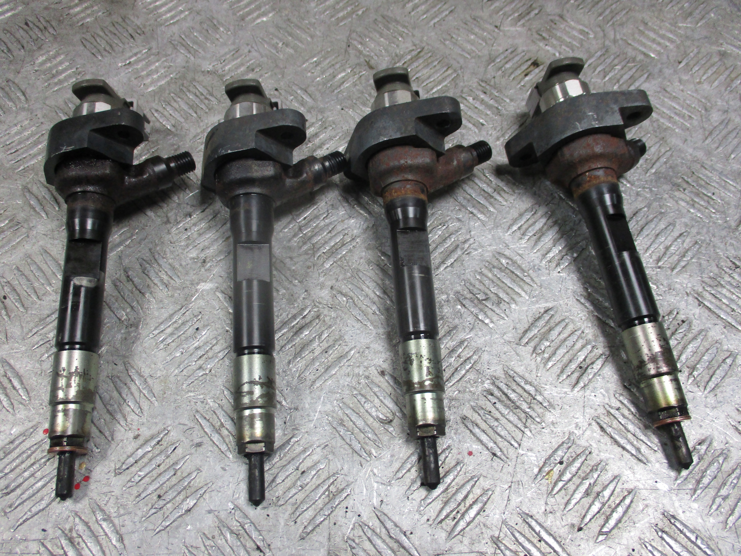 nozzle injector Mazda CX7 6 R2AA-13H50