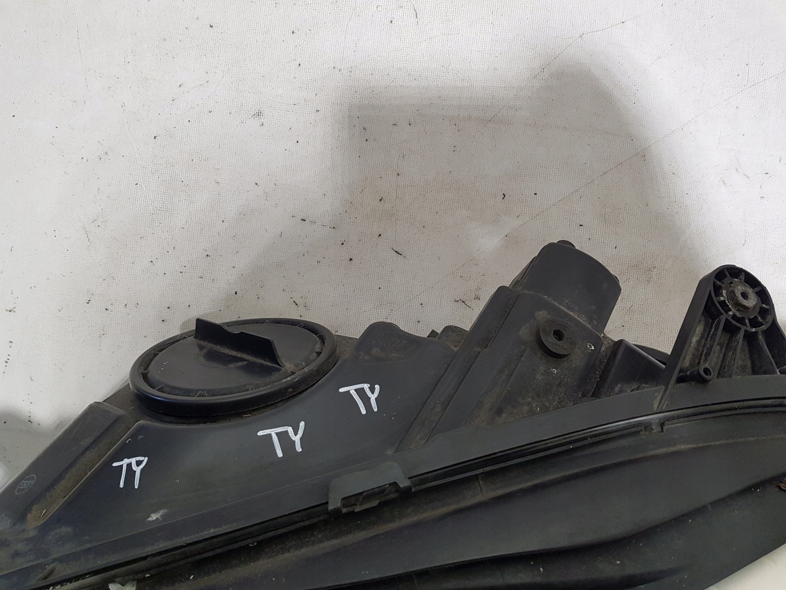 MERCEDES W212 light H7 left front UK