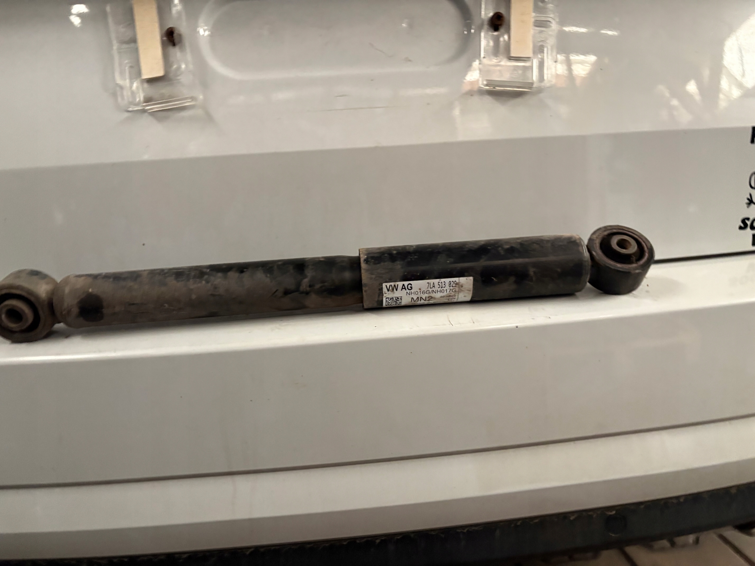 shock absorber rear VW T6 T6.1 7LA513029