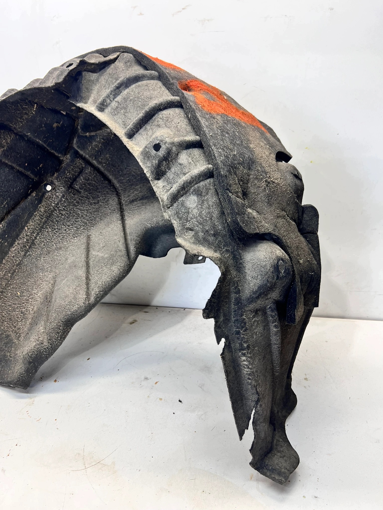 Radschale links heck AUDI A4 B9 8W0810171L