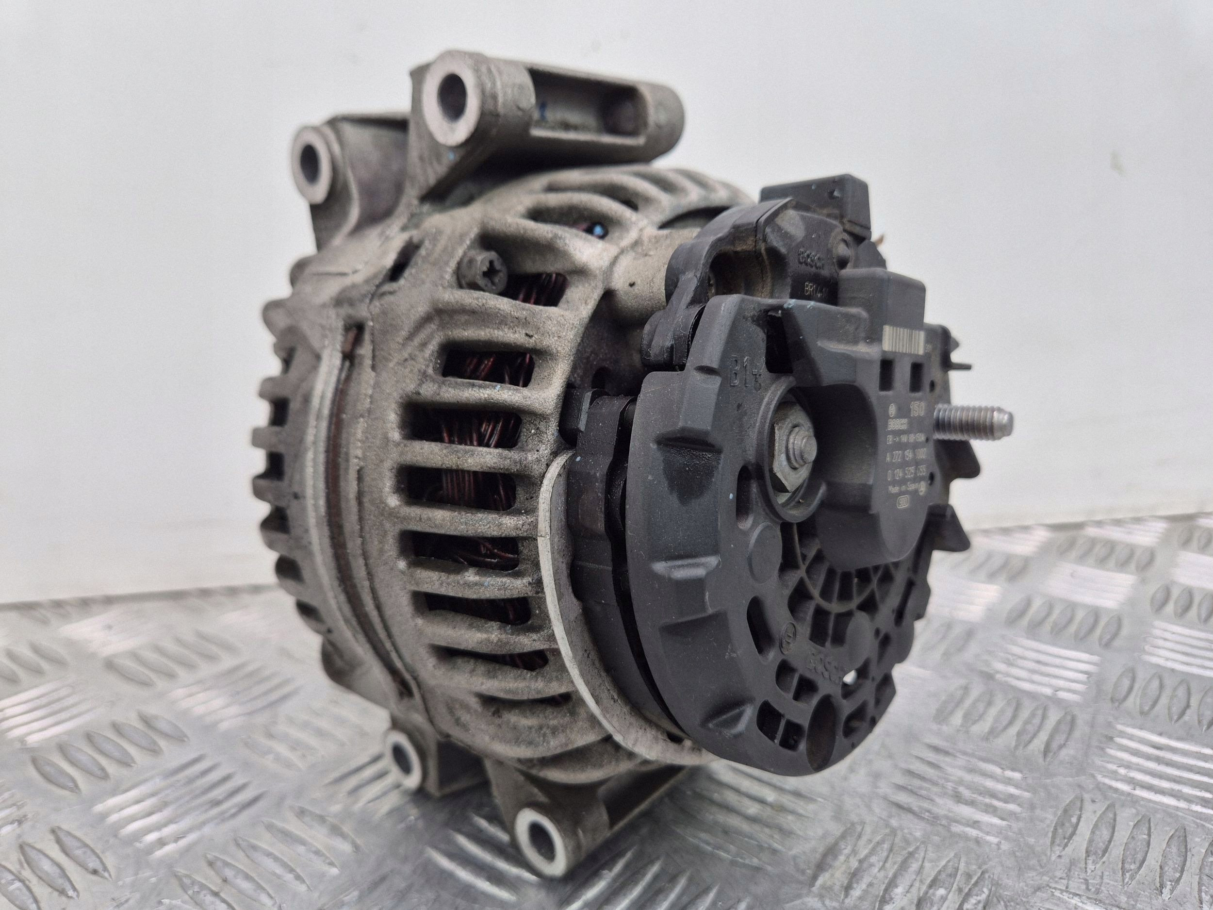 Mercedes C300 W204 3.0 Alternator A2721540002