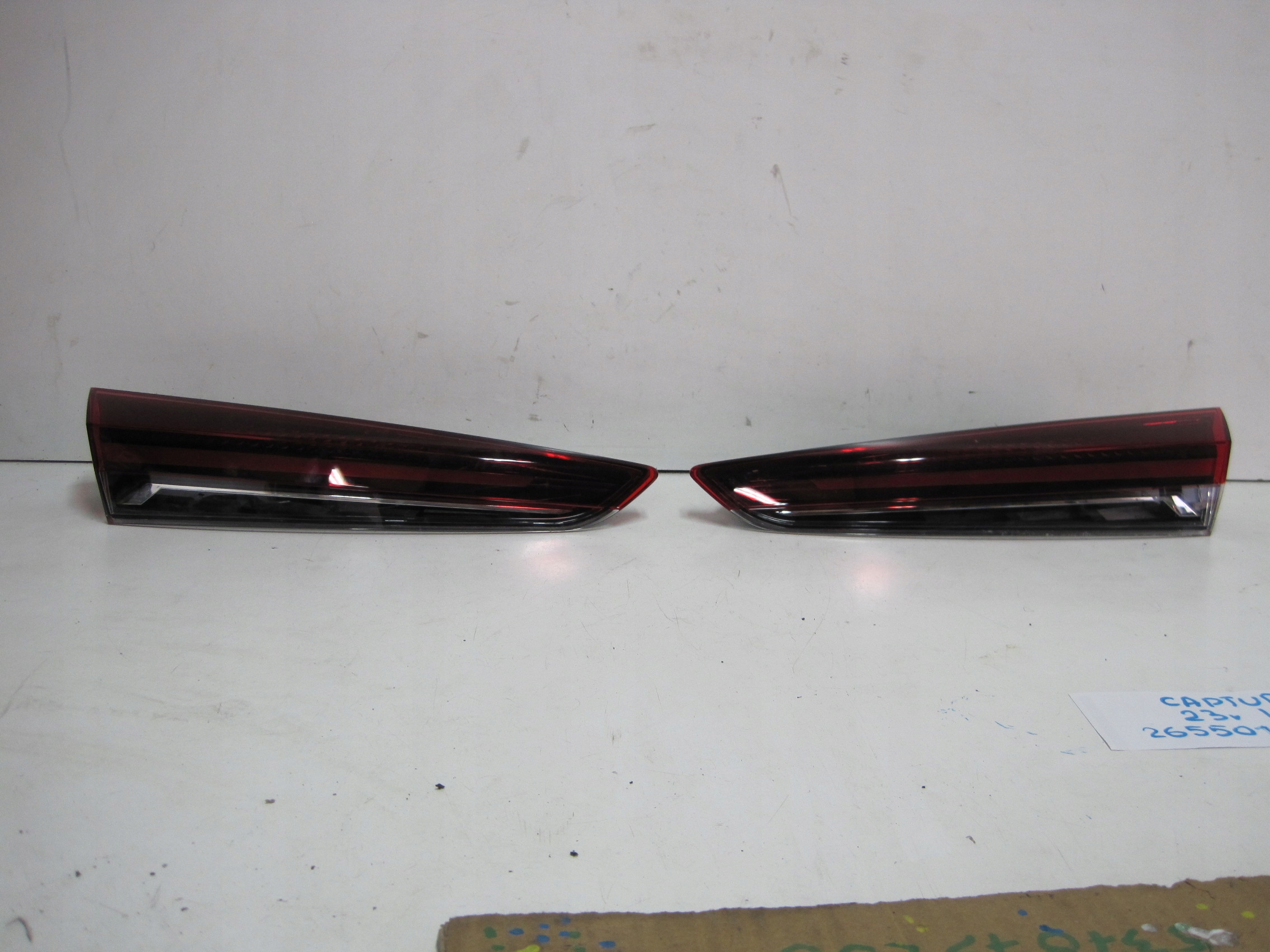 light rear part RENAULT CAPTUR II for the bonnet right 265501234R