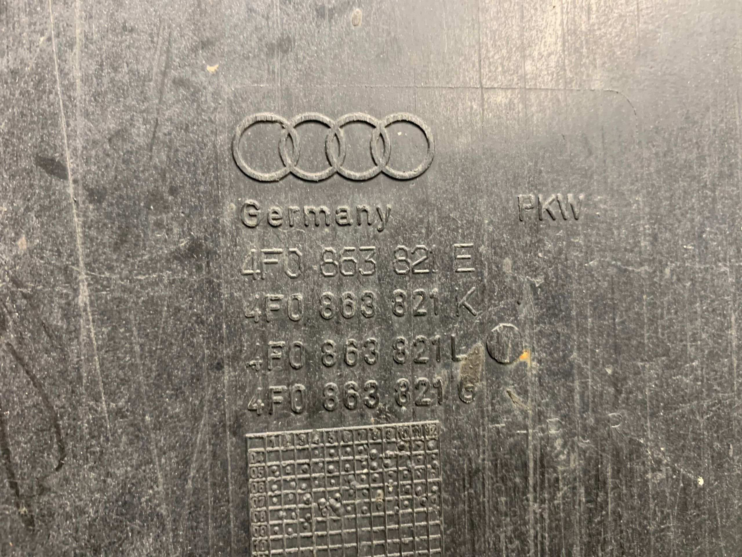 cover lower of the engine AUDI A6 C6 - 2004-2011 original 4F0863821K