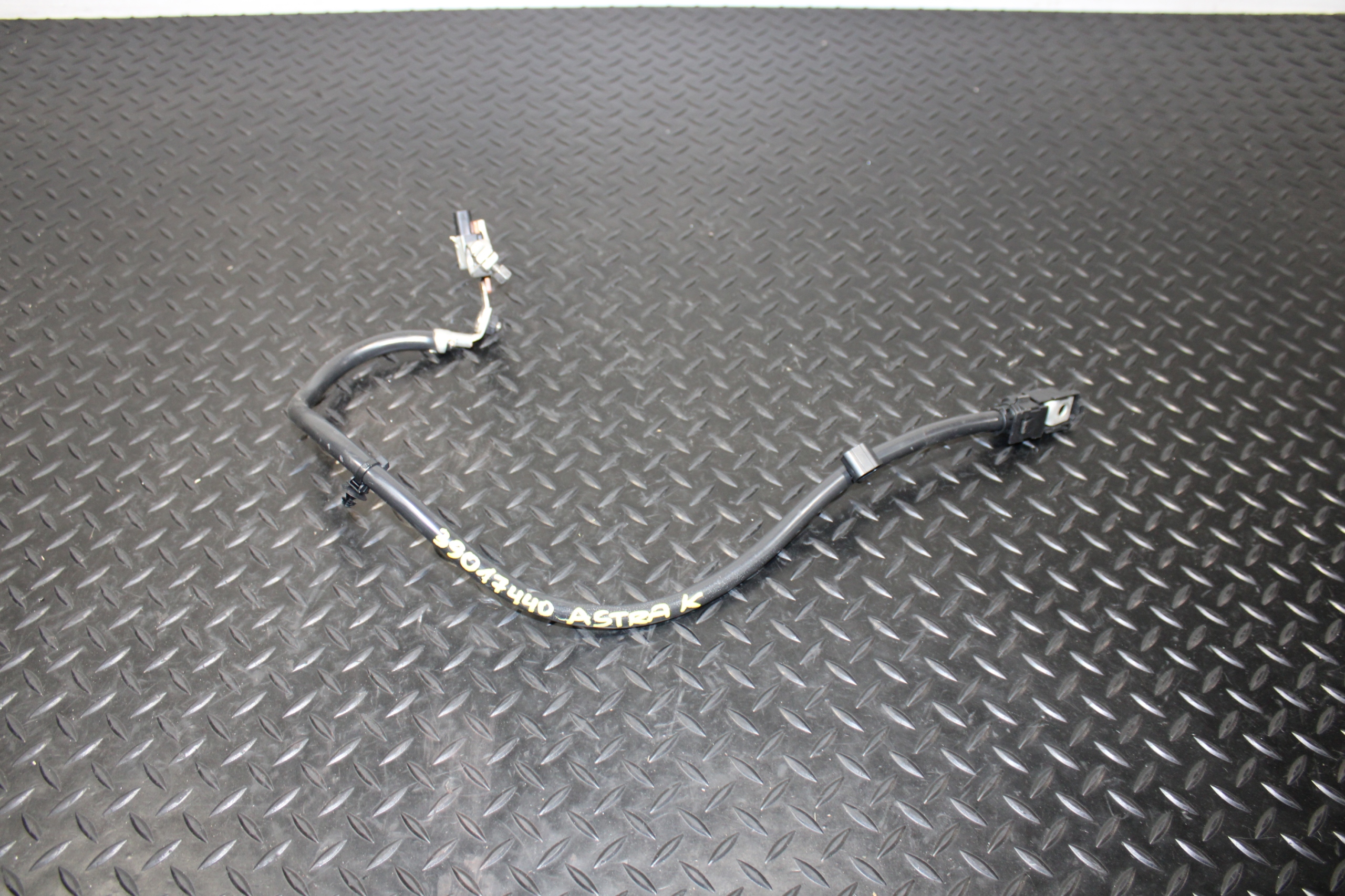 Klemme AKUMULATORA OPEL ASTRA K V 5 39017440