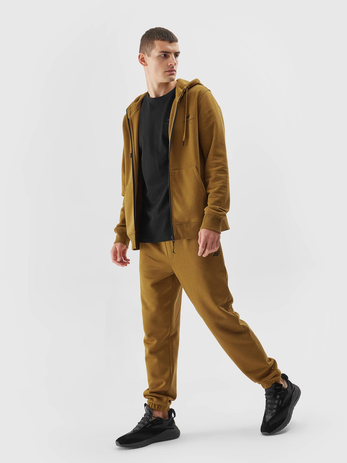 4F KOMPLET DRESOWY MĘSKI ZESTAW BLUZA SPODNIE Rodzaj rozpinane z kapturem