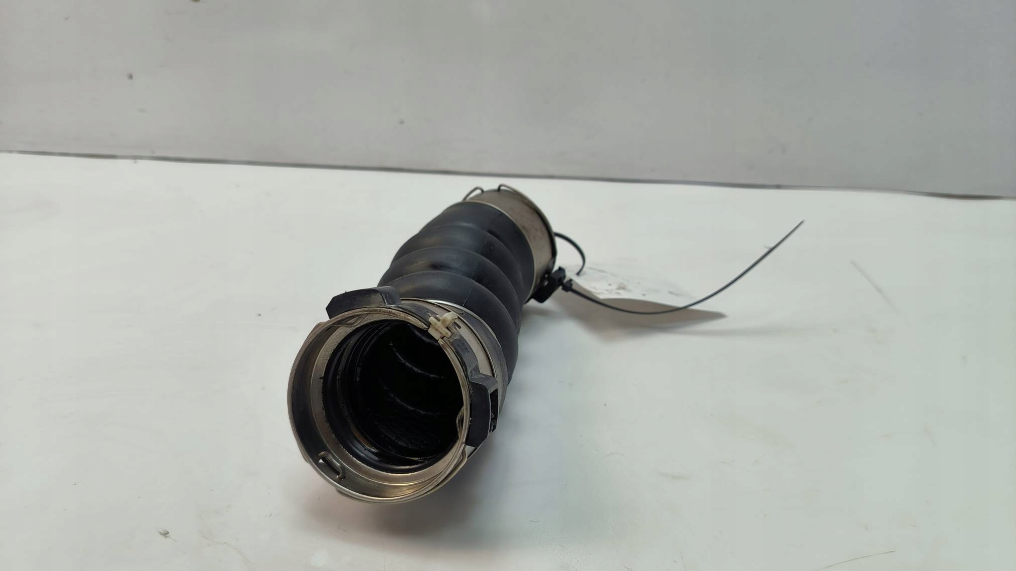 prijenos cijev interkulera 8571024 BMW 5 530D G30