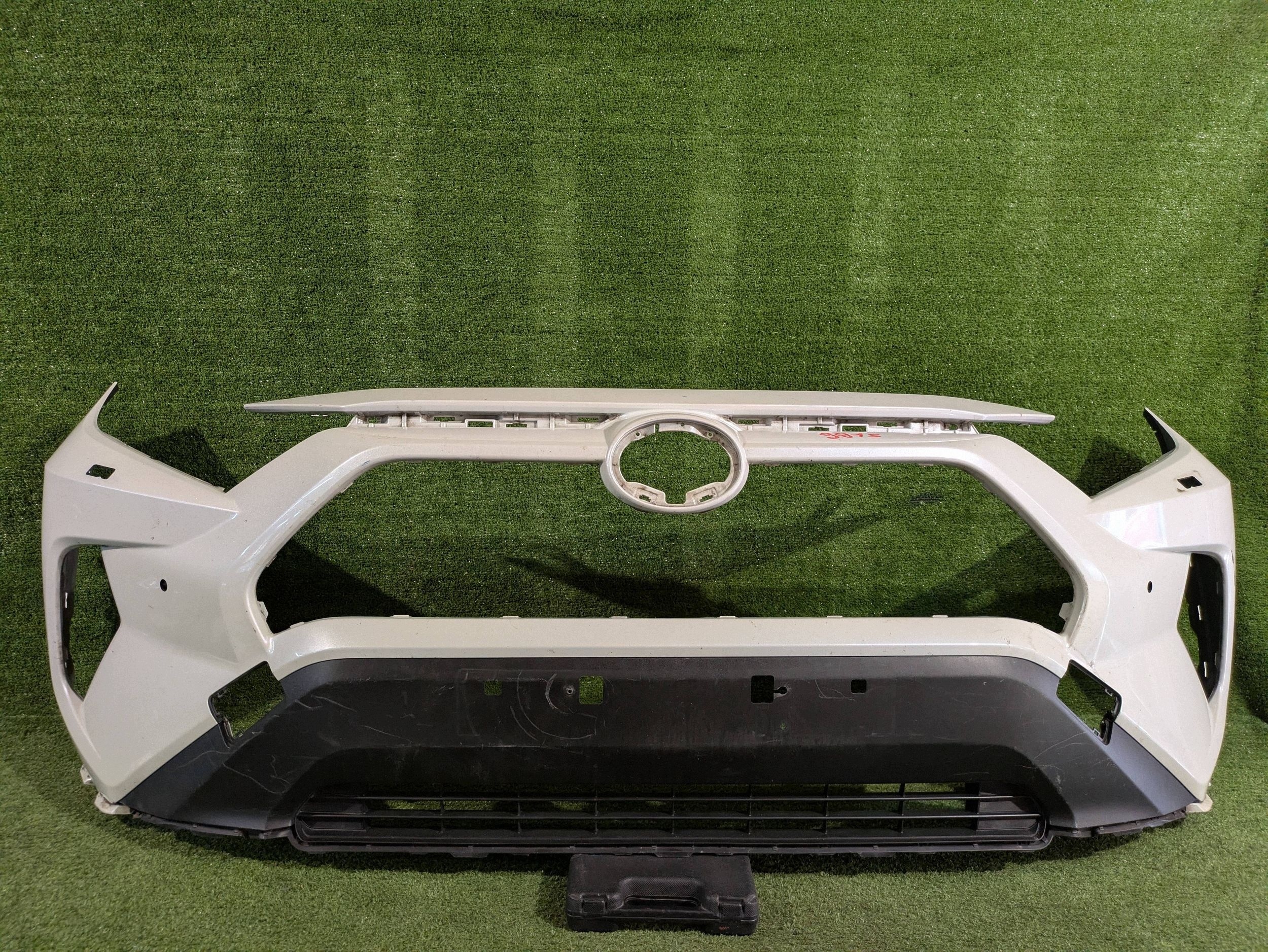 front bumper front TOYOTA RAV4 V 18- NR.Z9815