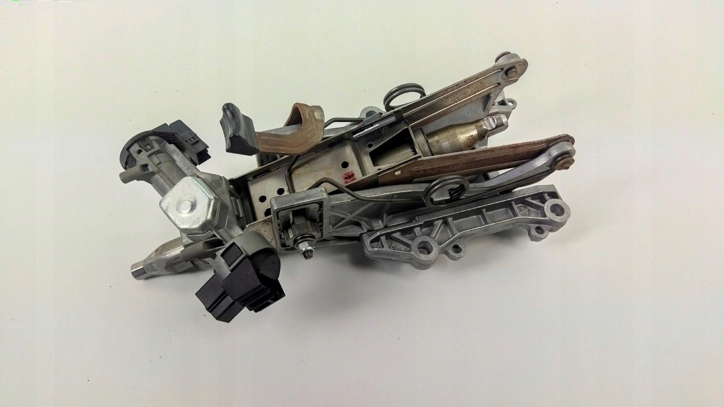 MUSTANG V LIFT 10- Piantone sterzo usato Accensione
